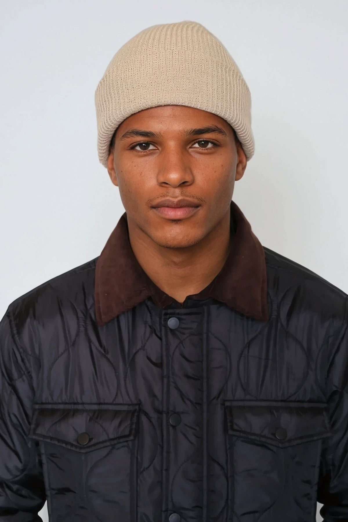 Knitted beanie - Beige Udsalg