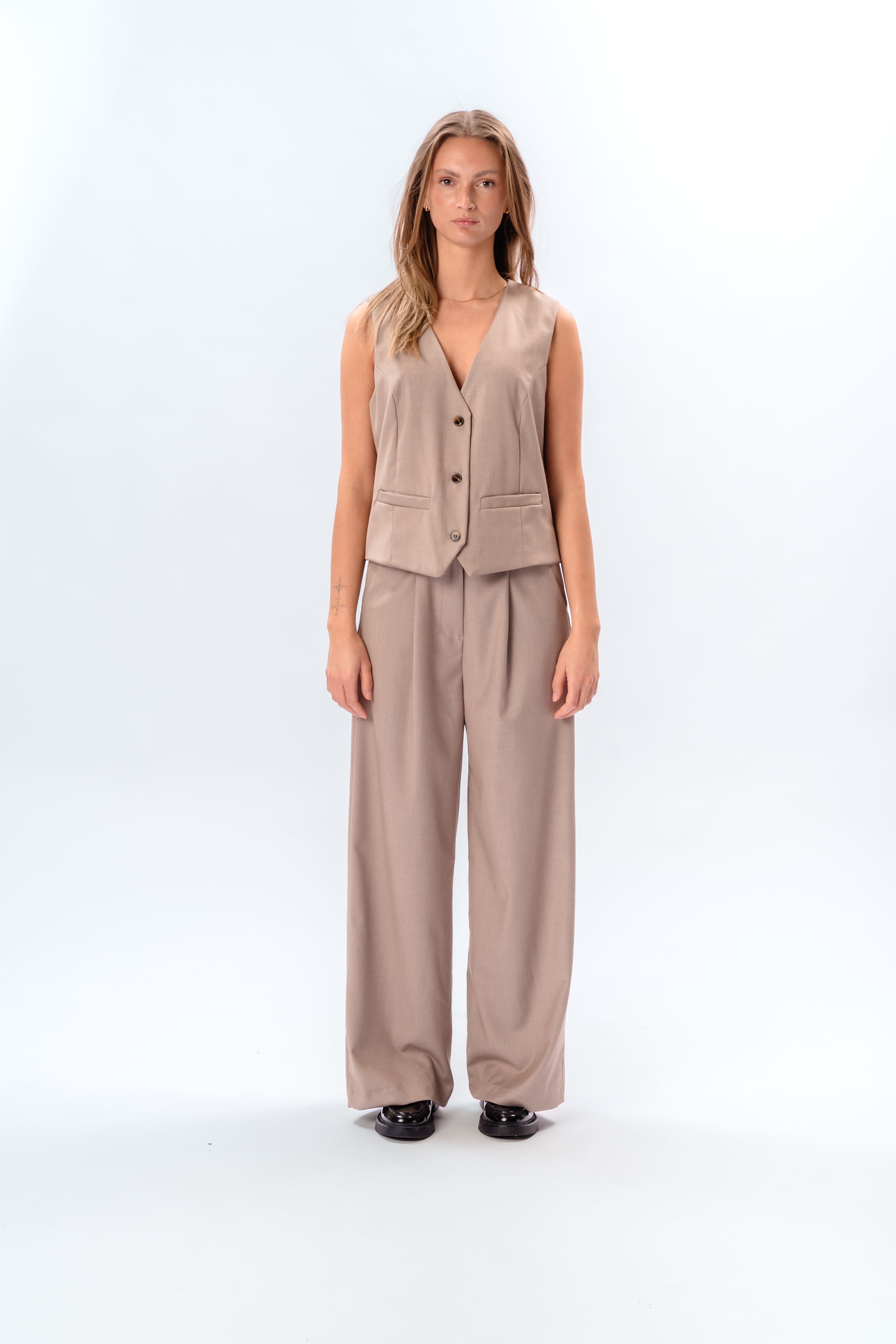 Nadia Vest og Pants (Beige) - Pakketilbud