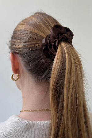 Satin Scrunchie - Mørkebrun