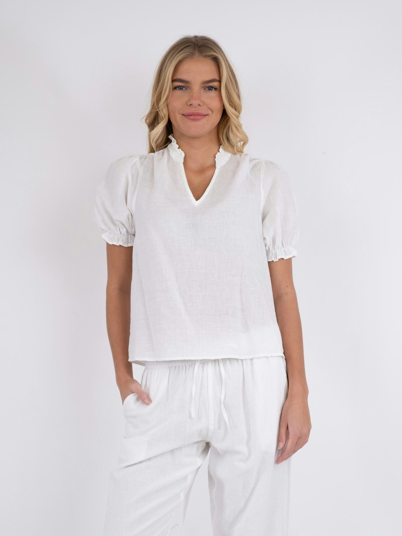 Neo Noir Odesa Linen Bluse NOS25 White