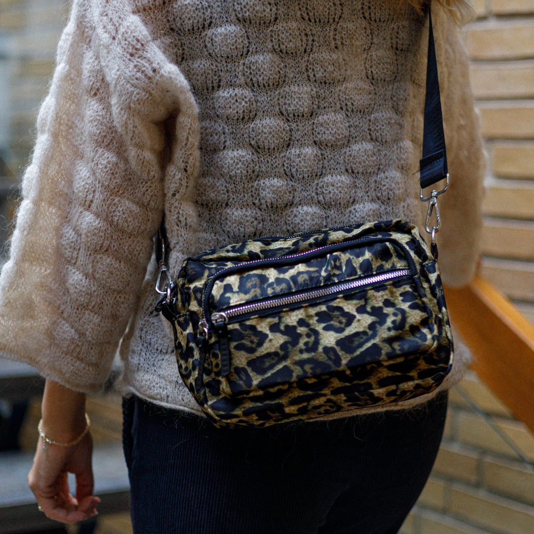 Black Colour Vanda Leo Crossover Taske Khaki Leo