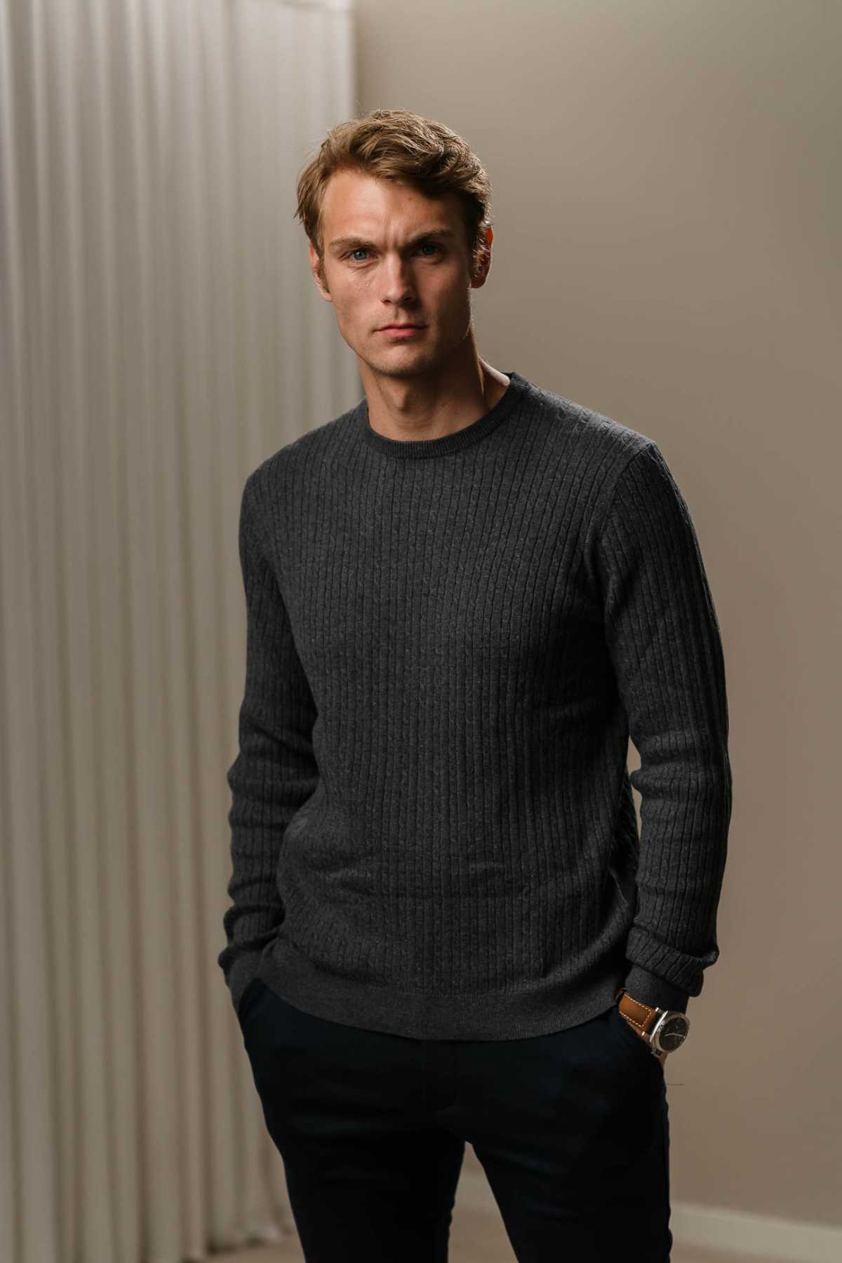 pullover-kabel-strik-charcoal-melange_1.jpg Pullover Kabel Strik - Charcoal Melange