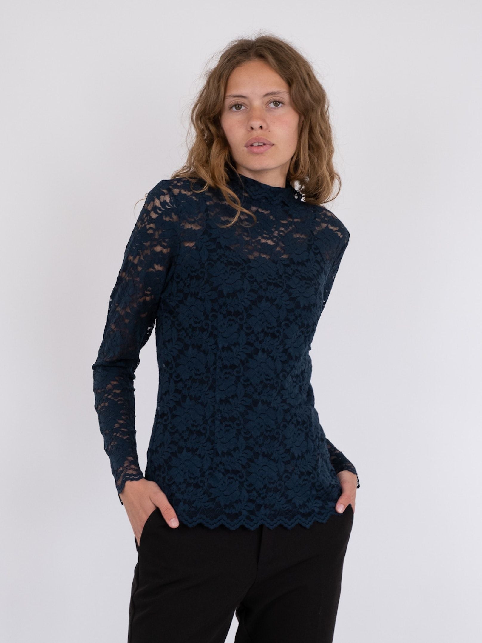 Neo Noir Liza Laceflower Bluse Navy