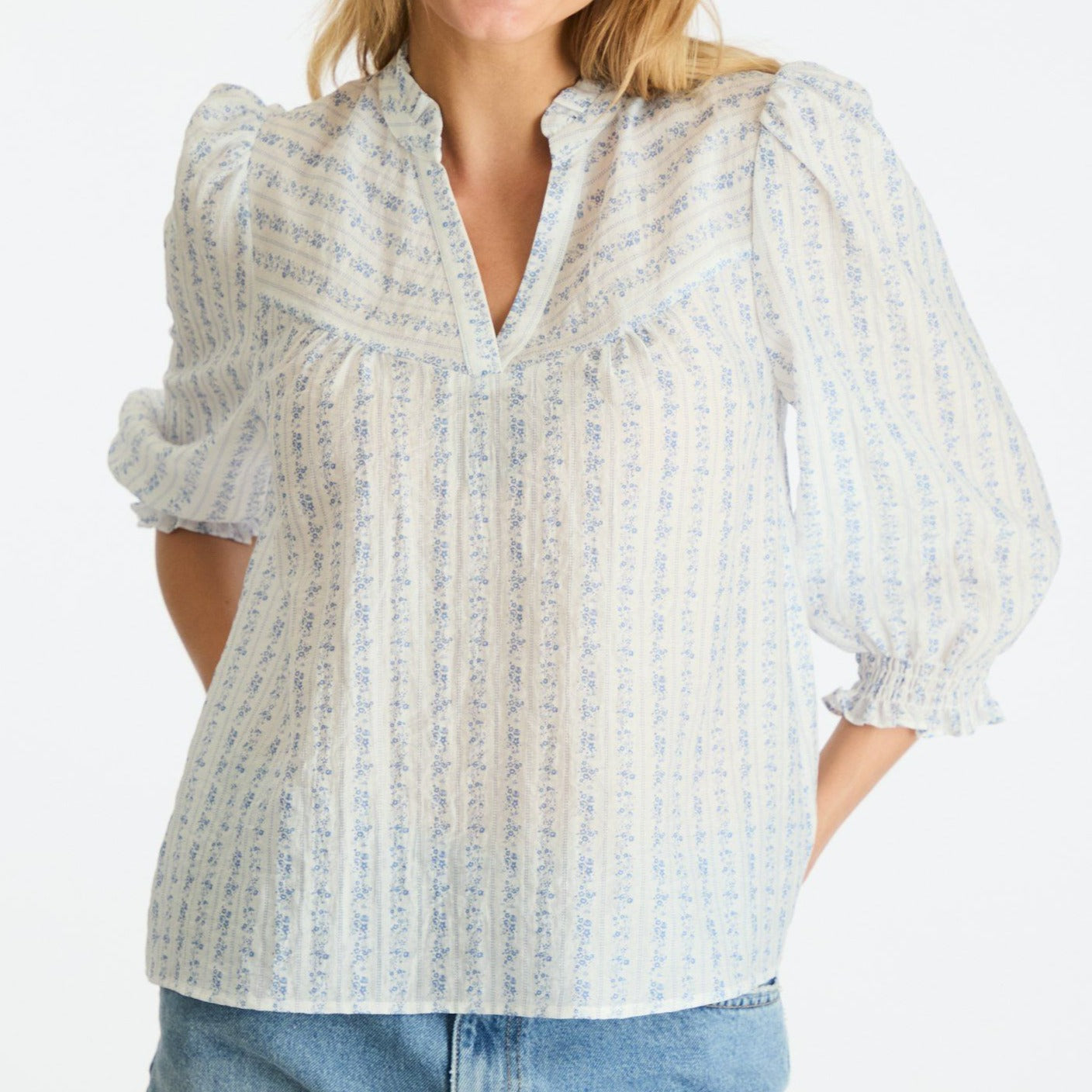 Neo Noir Carlie Flower Stripe Bluse Blue Online salg