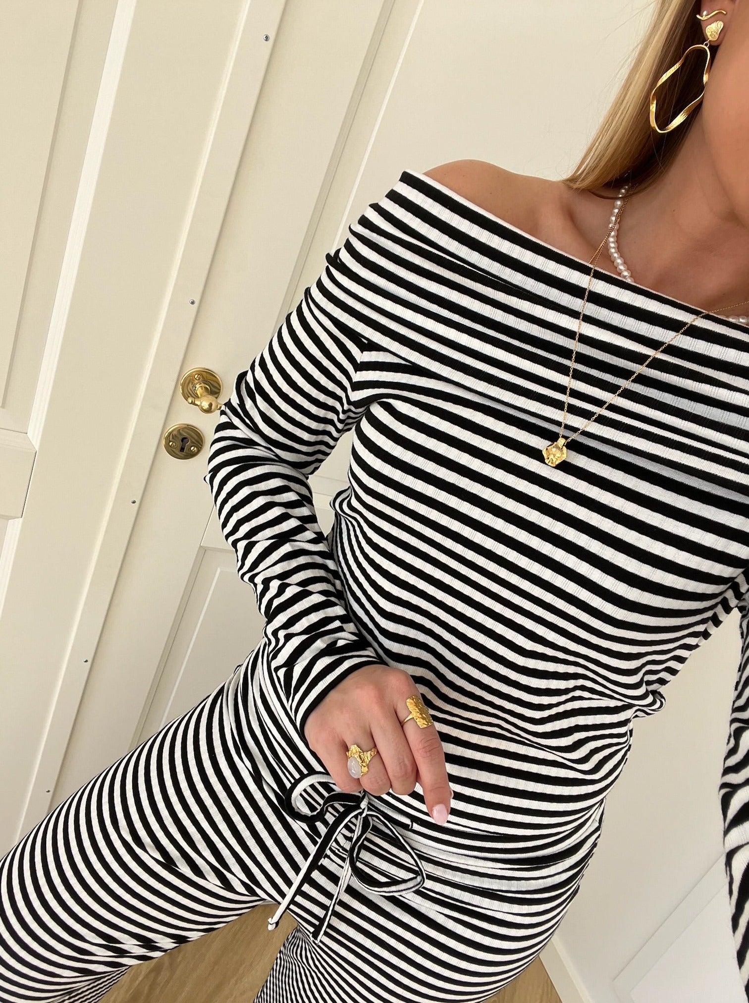 Pieces Laya LS Off Shoulder Top Bright White/Black Online nu