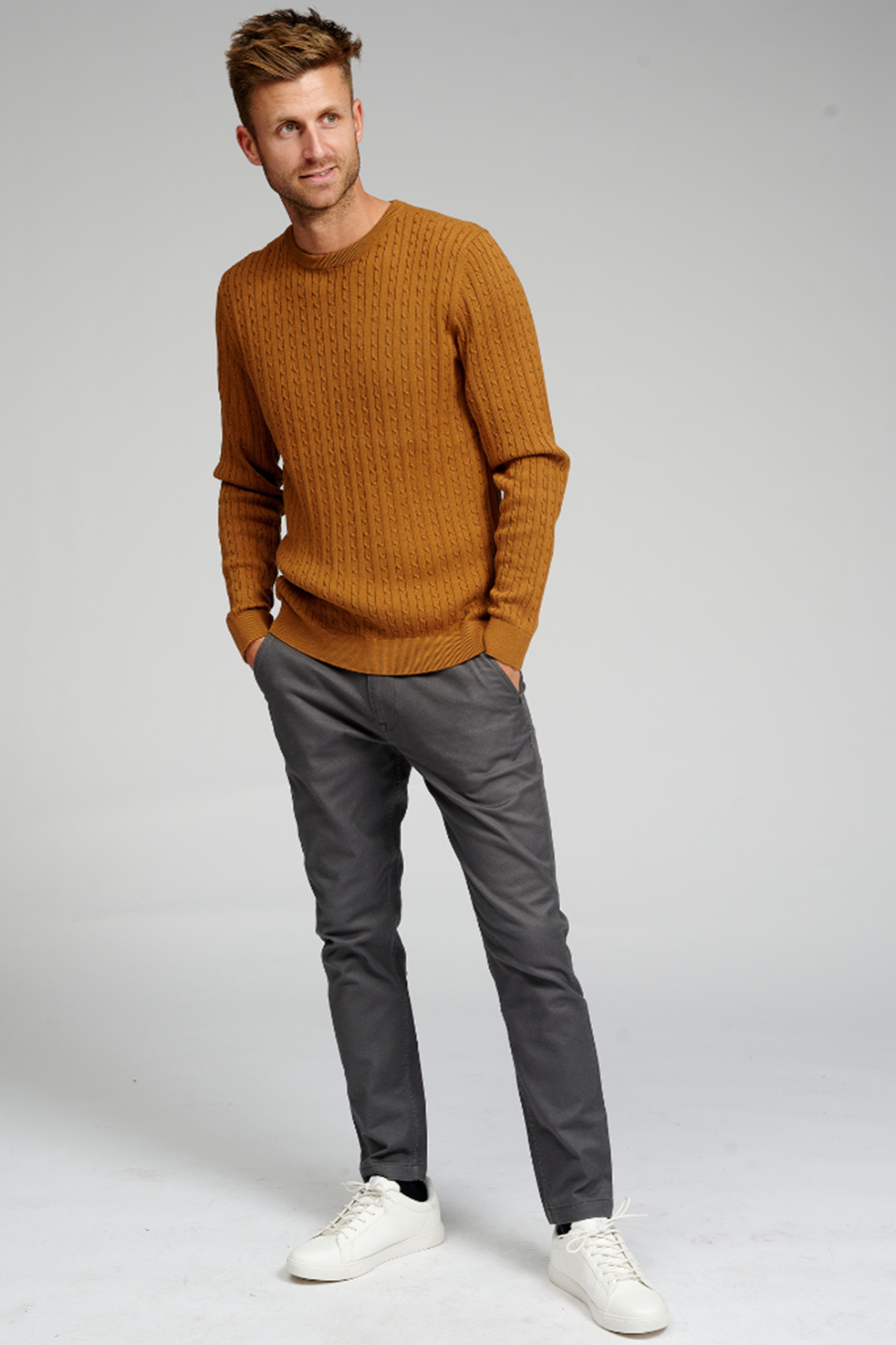 Cable Knit Crewneck - Lysebrun