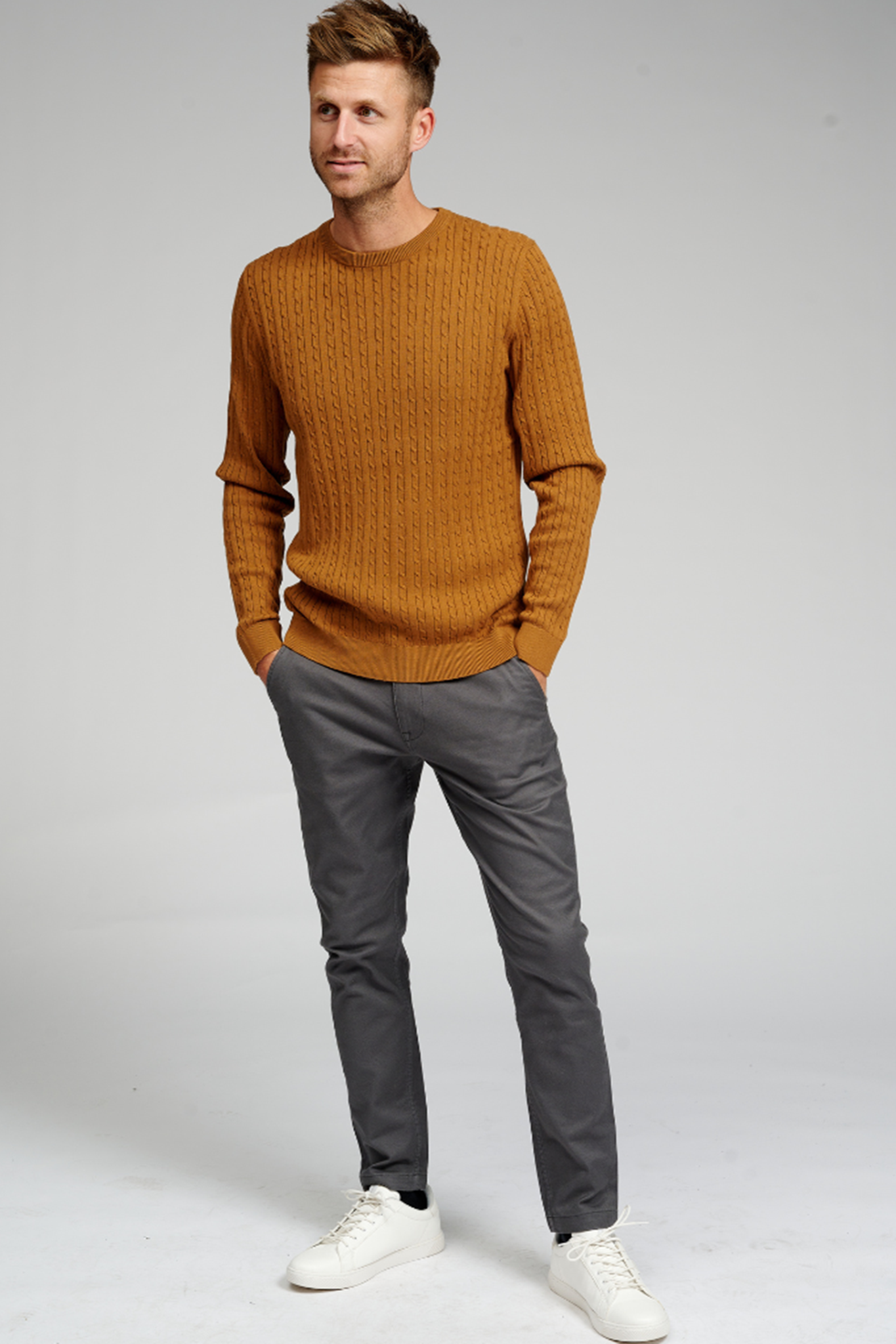 Cable Knit Crewneck - Lysebrun