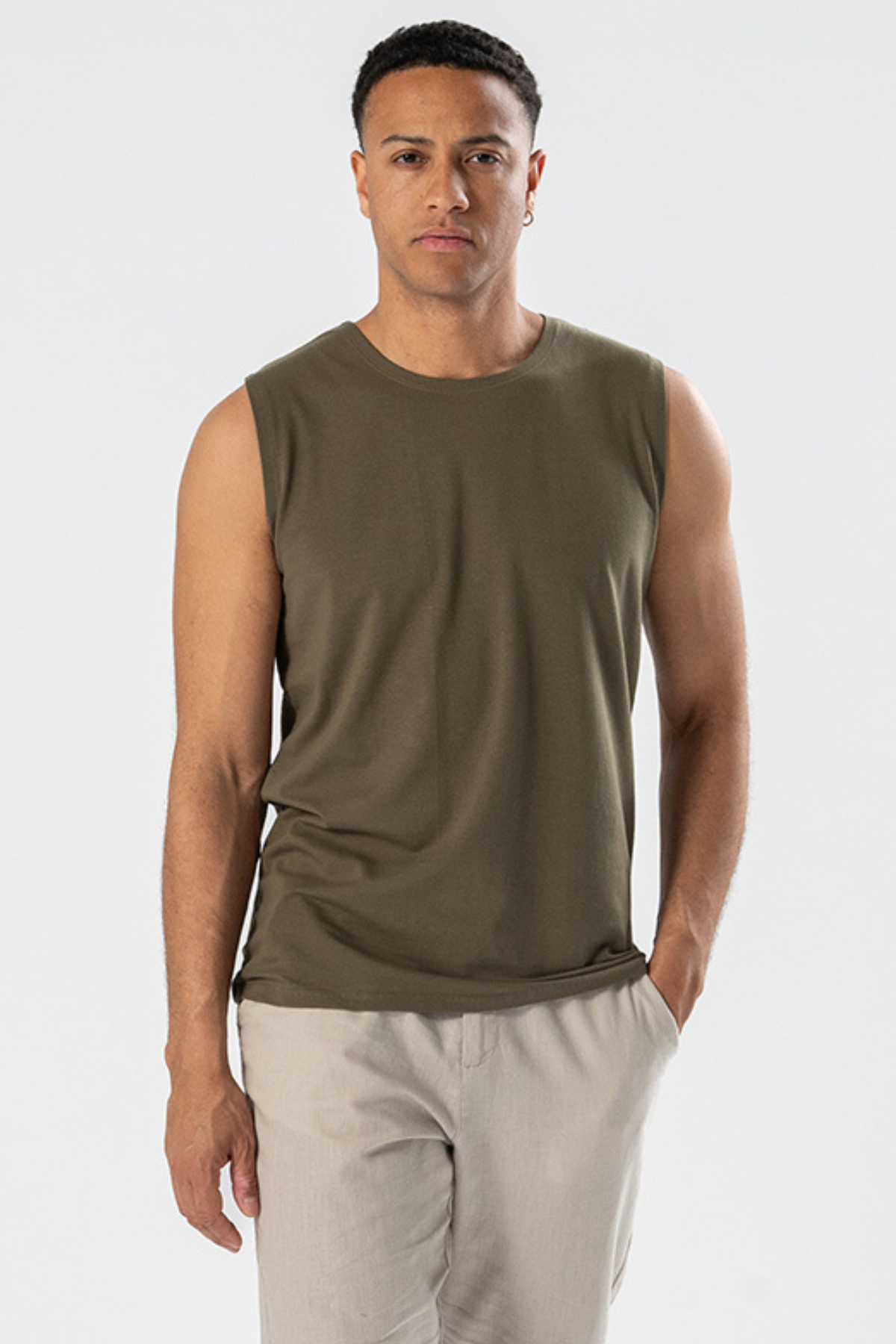 Sleeveless Tee - Oliven Rabat