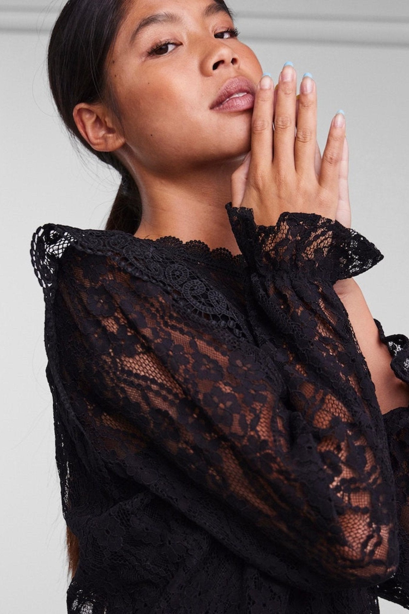 Allie Lace Bluse - Sort Online