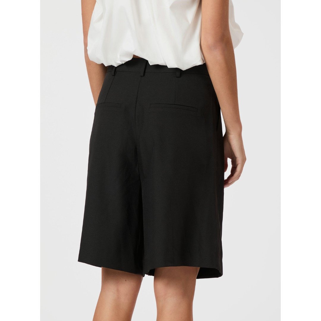 Neo Noir Nika Bermuda Shorts Black