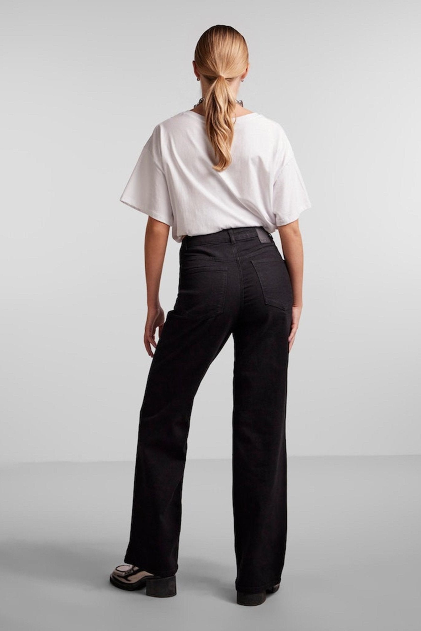 Peggy Wide Jeans - Sort Udsalg