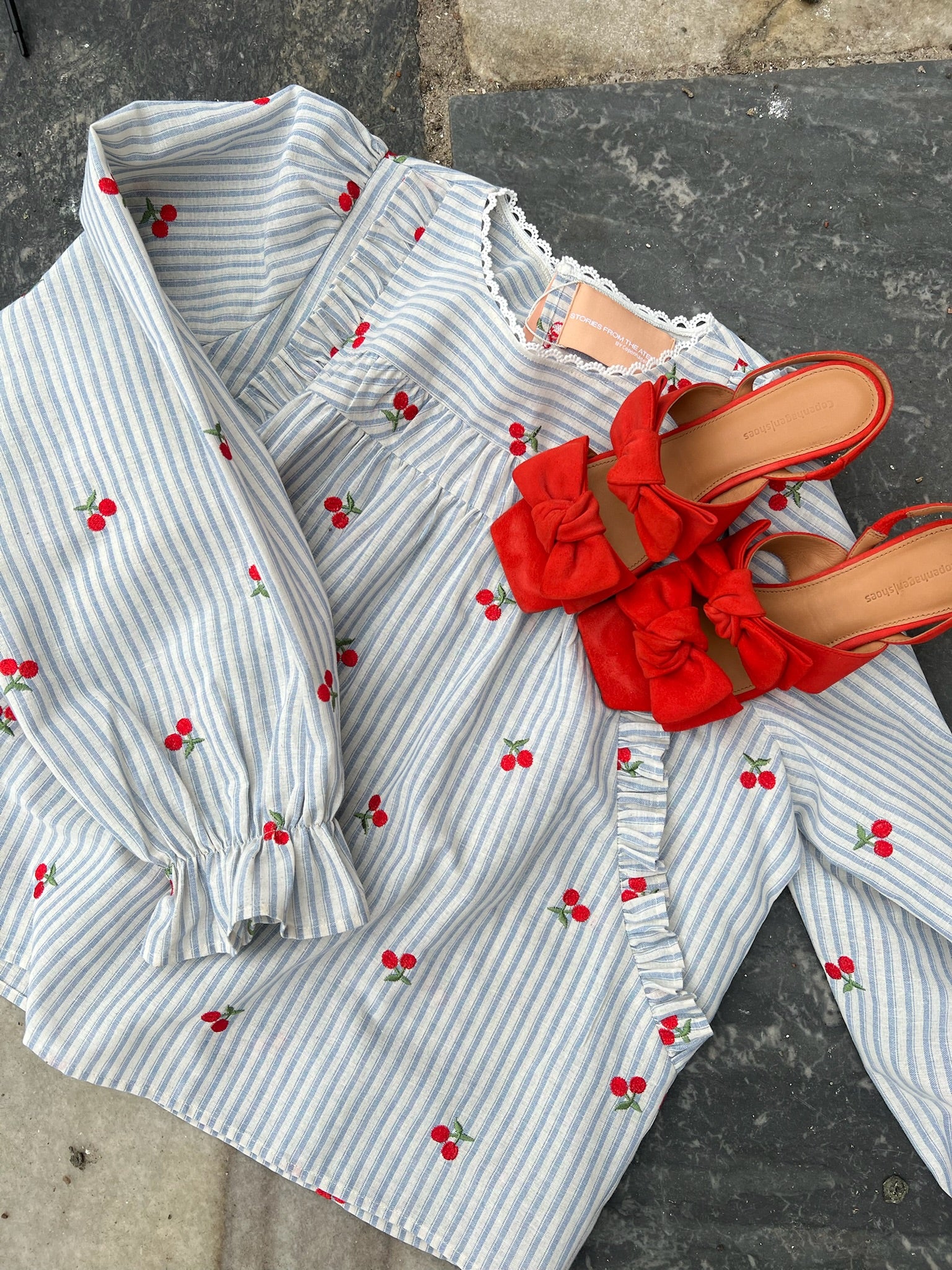 Stories From The Atelier The Cherry One Bluse White Levere