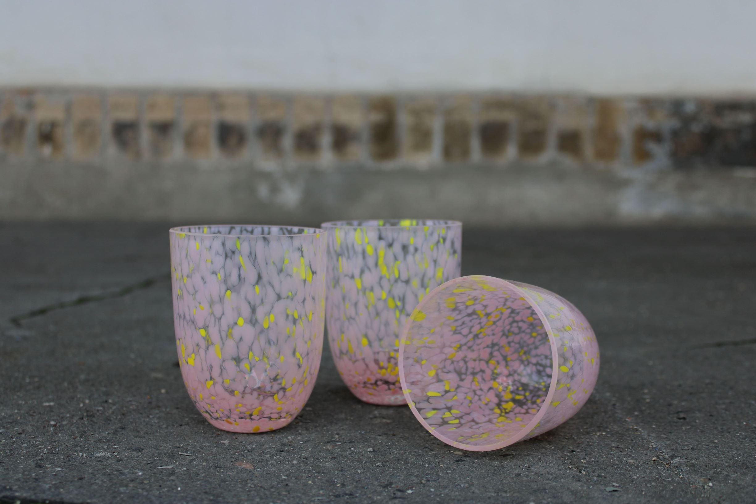 Anna Von Lipa Confetti Vandglas Rosa + Yellow