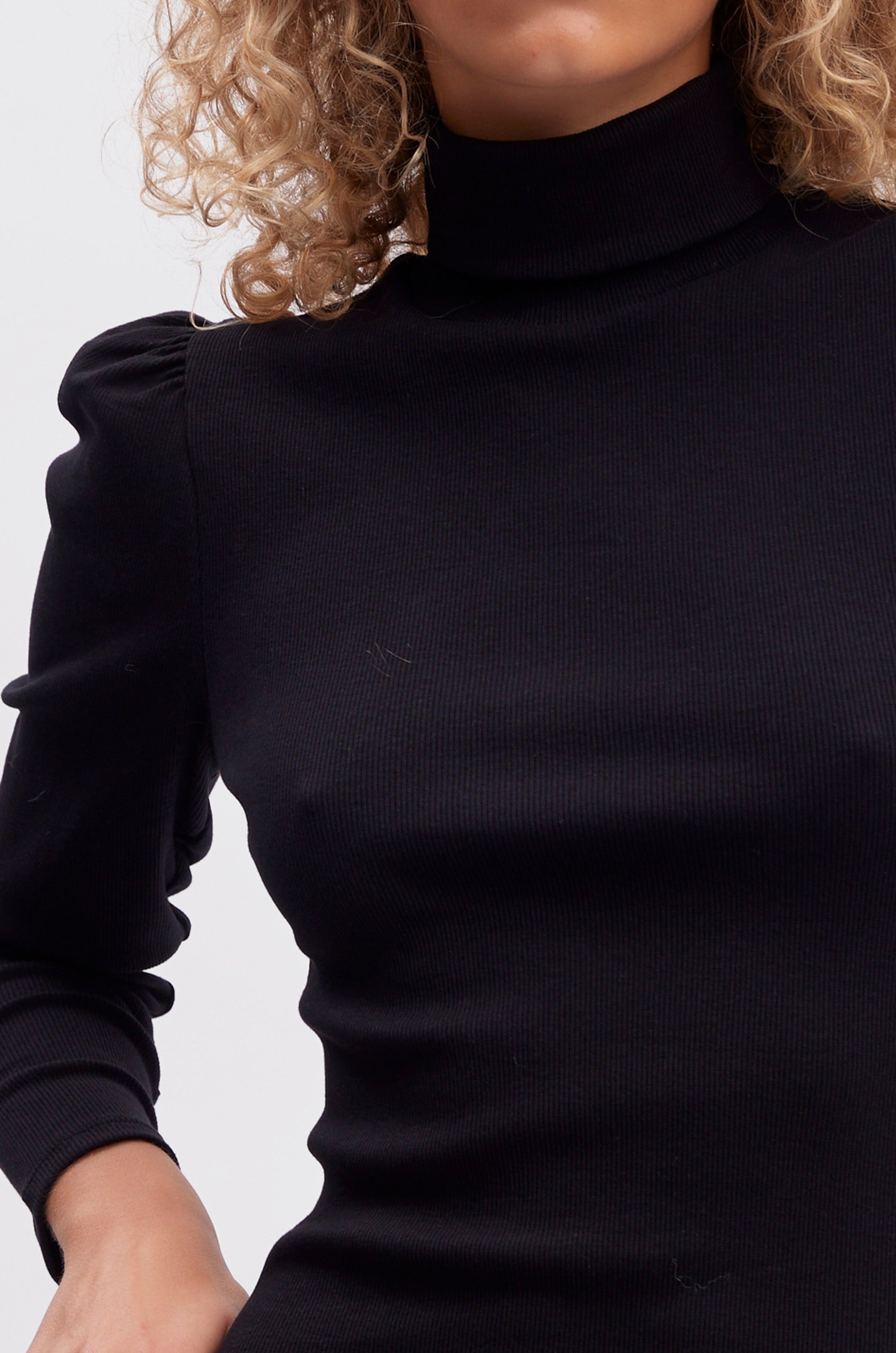 Gestuz Drew Rollneck Puff Bluse Black NO25