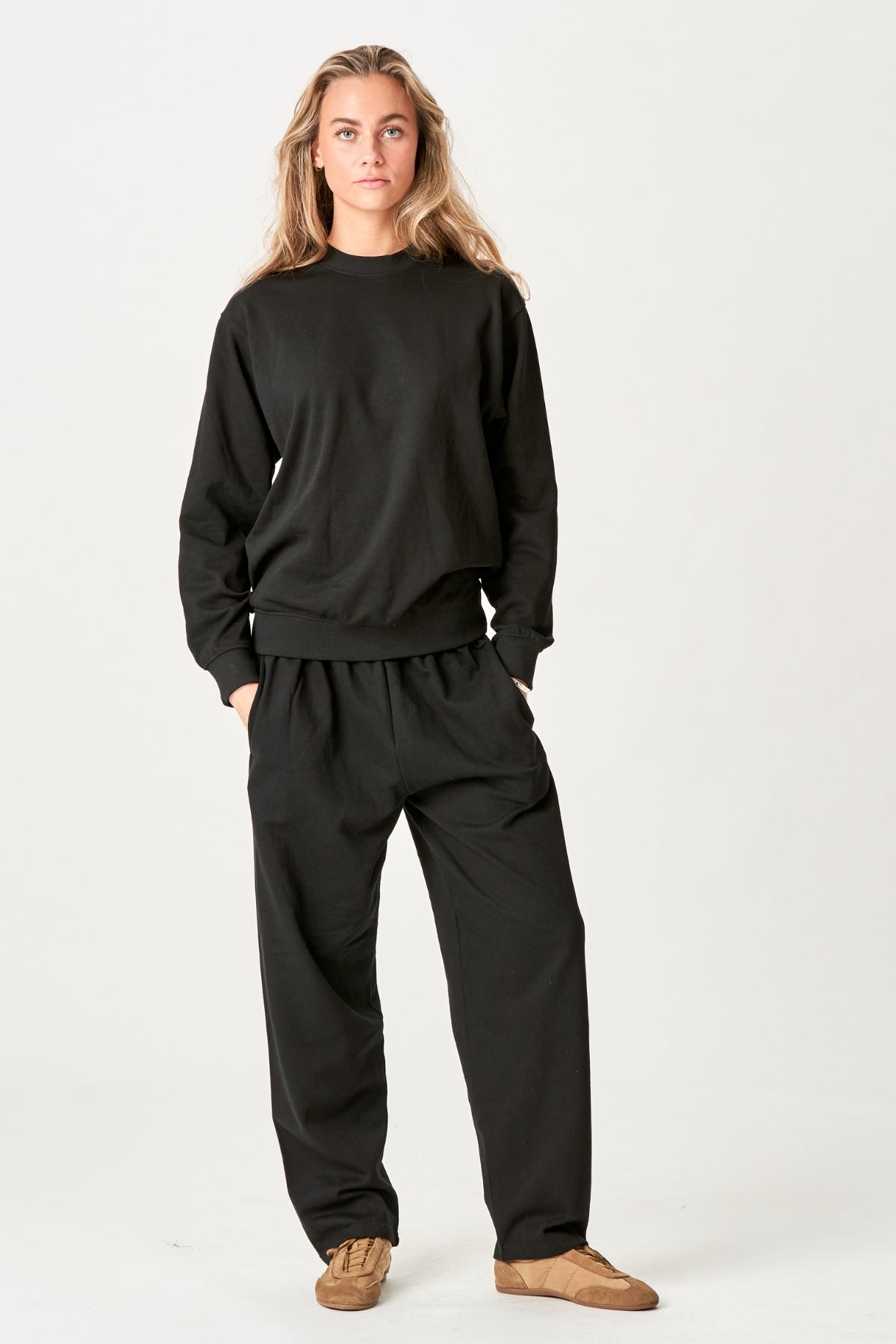 originalt-jogging-saet-sort-pakketilbud-dame_2.jpg Originalt Jogging Sæt (Sort) – Pakketilbud (Dame)