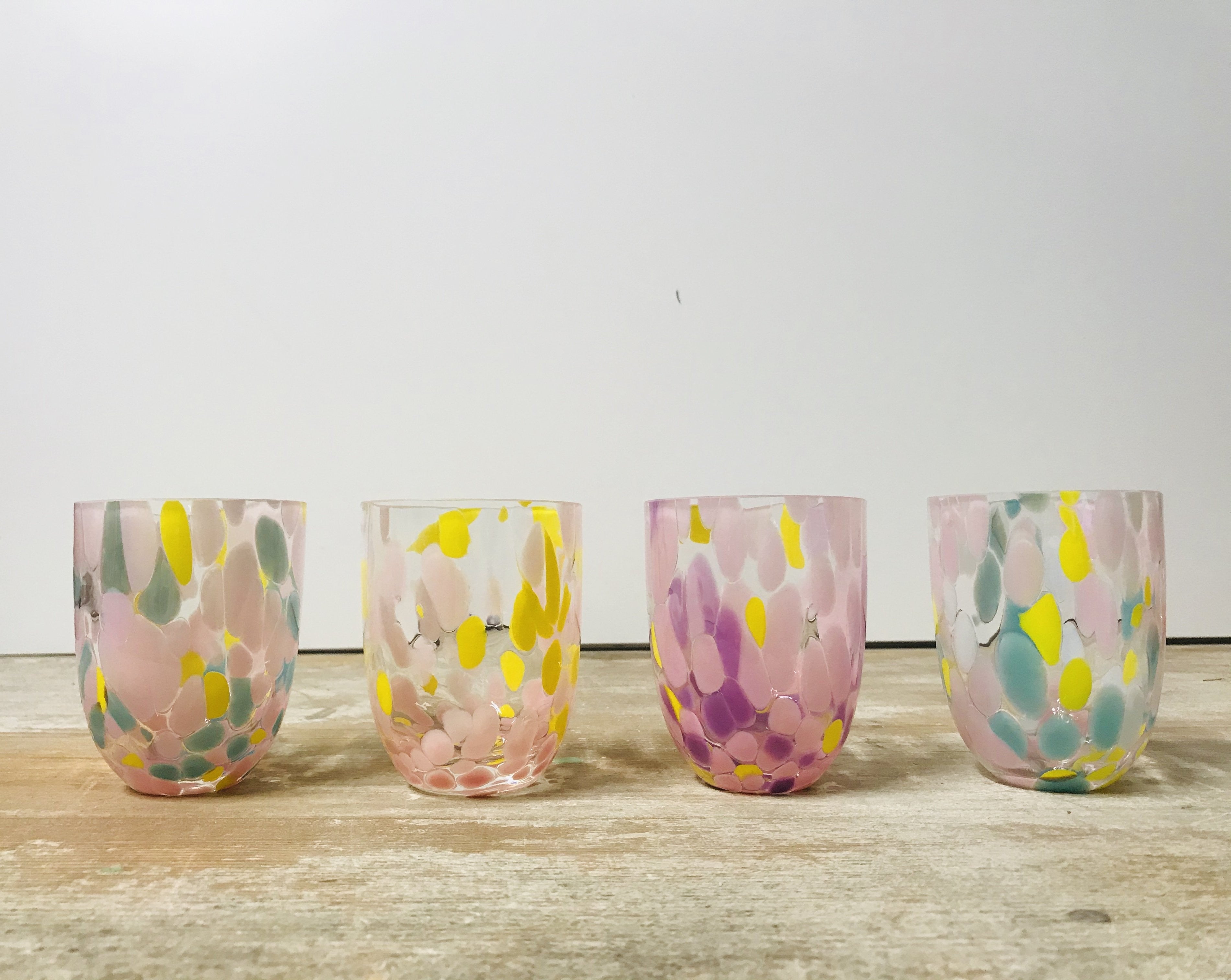 Anna von Lipa Big Confetti Tumbler Glas Rosa/Yellow/Lilla