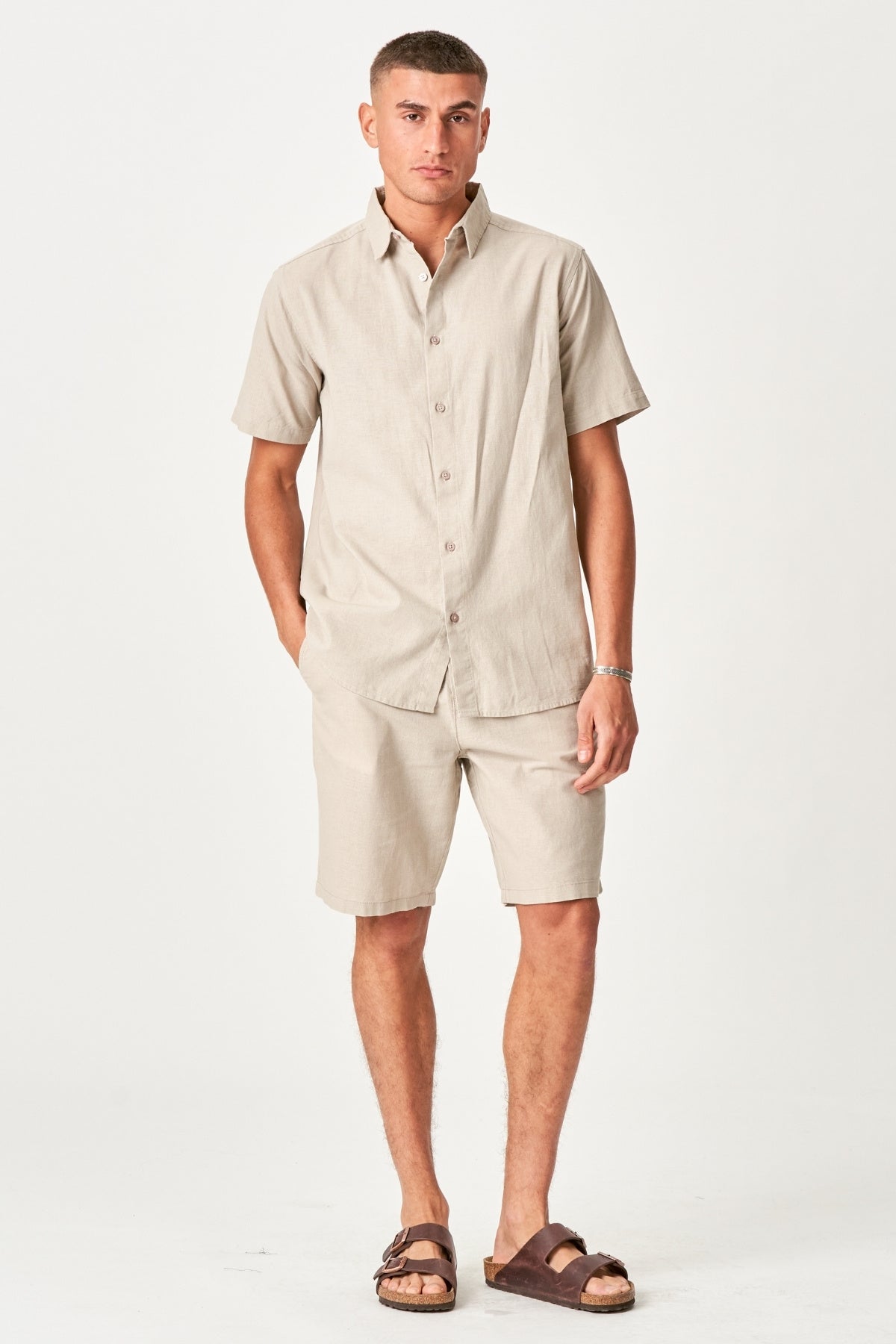 Hørset Sæt Kortærmet Skjorte + Hør shorts – Sand (Pakketilbud)