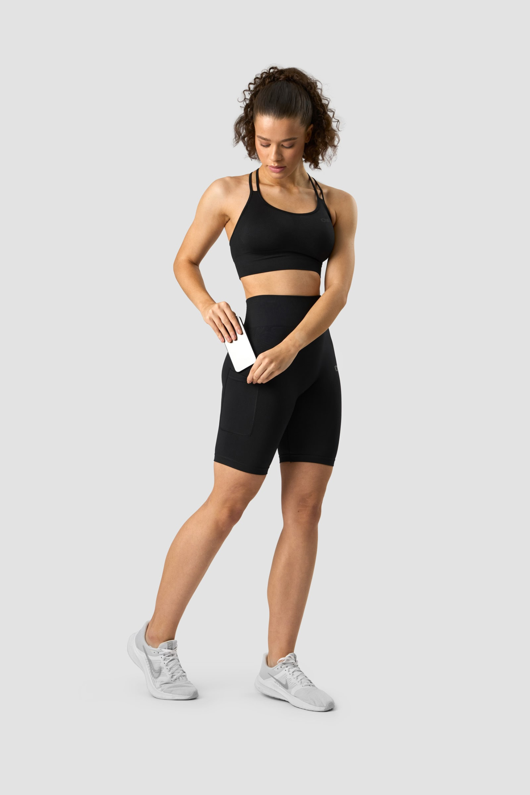 Define Seamless Pocket Biker Shorts