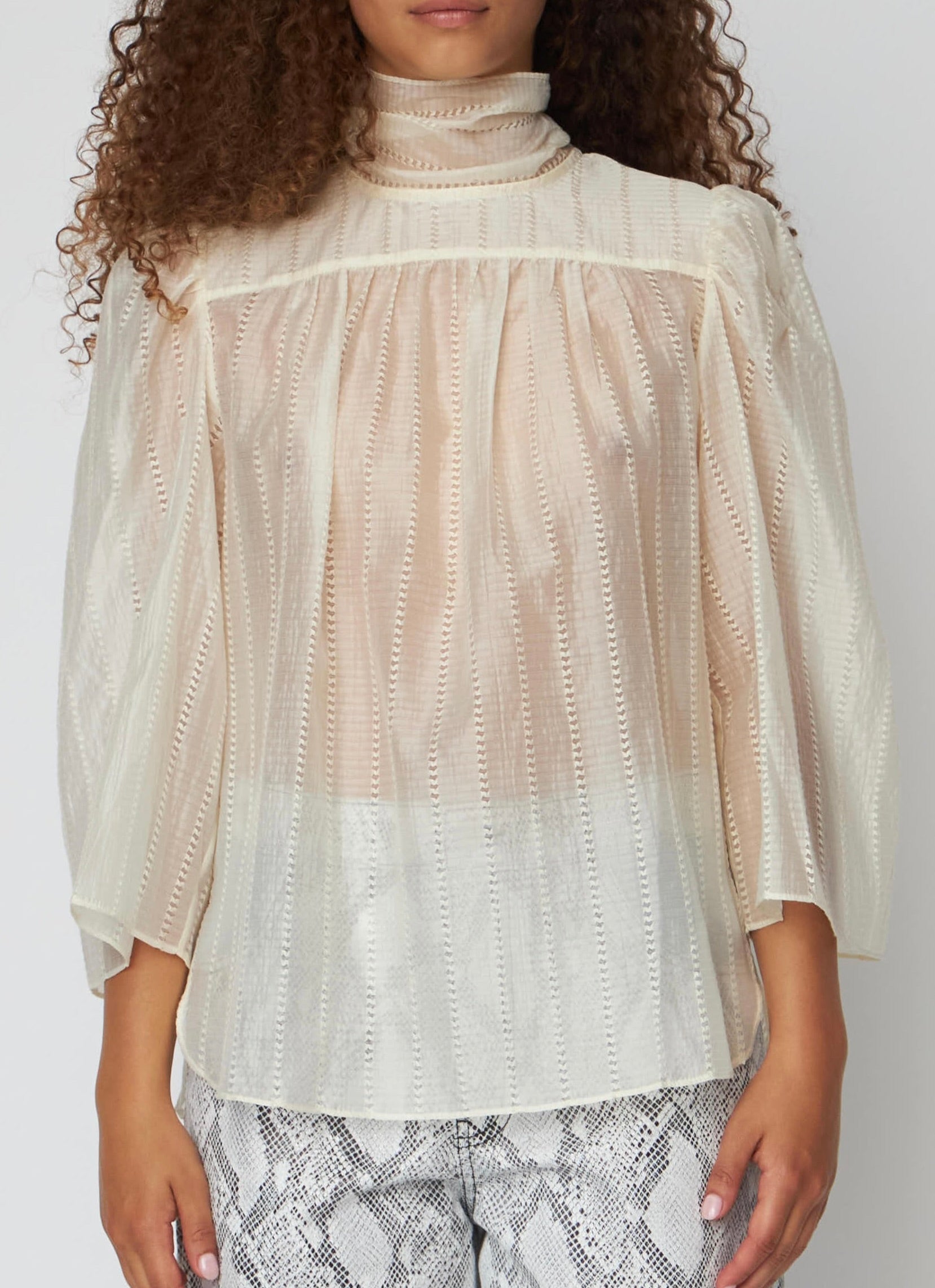 Stella Nova Pointelle High-Neck Bow Bluse Vanilla