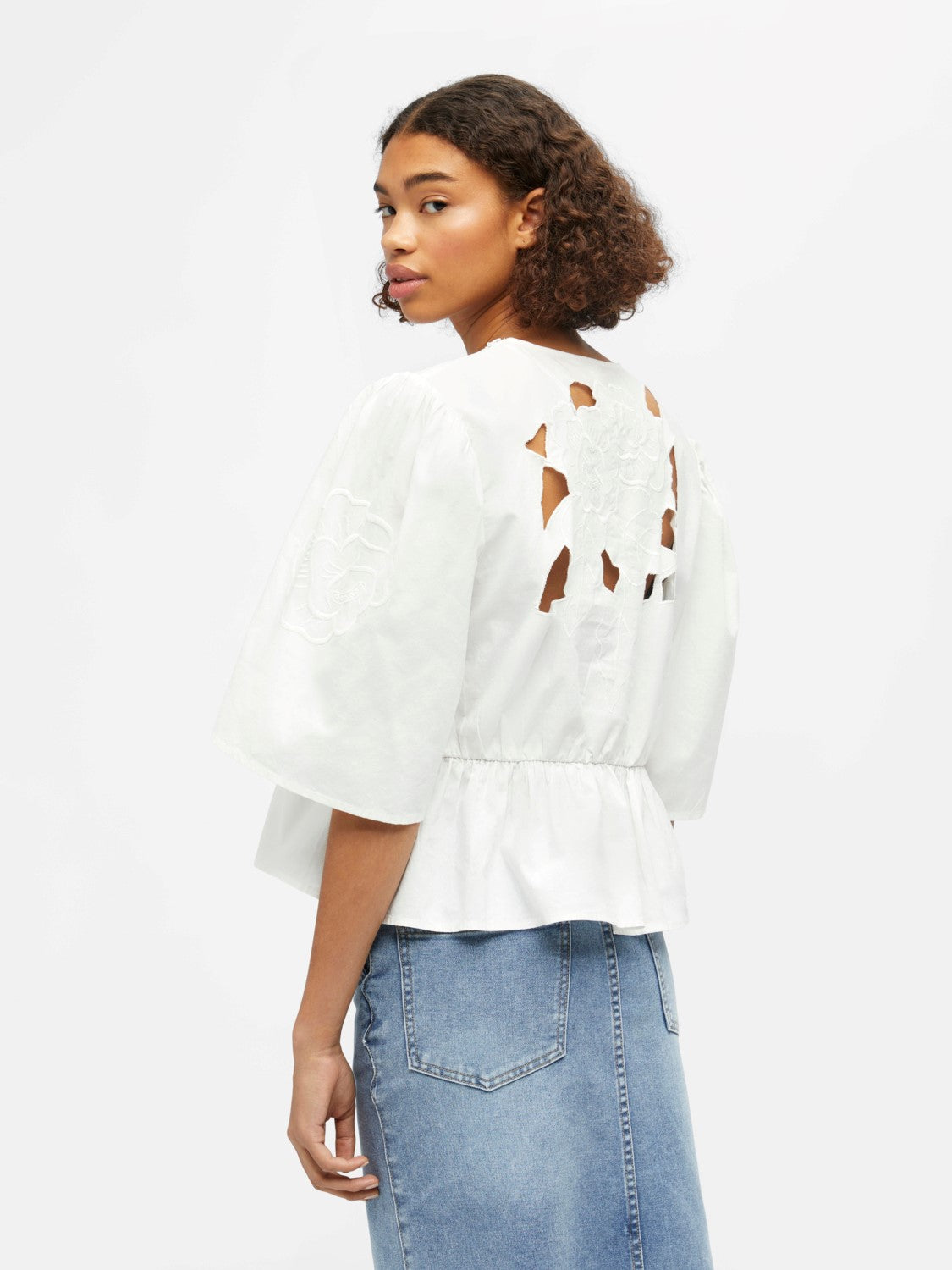 Object Arika 2/4 Top Cloud Dancer