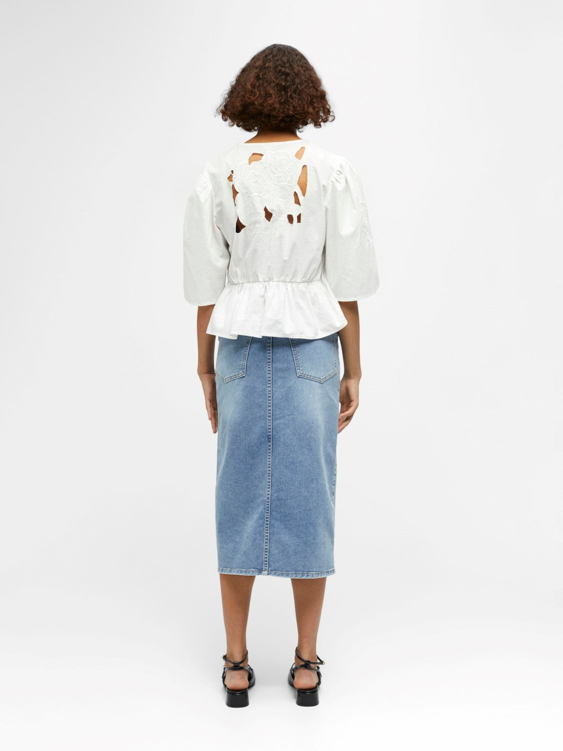 Object Arika 2/4 Top Cloud Dancer