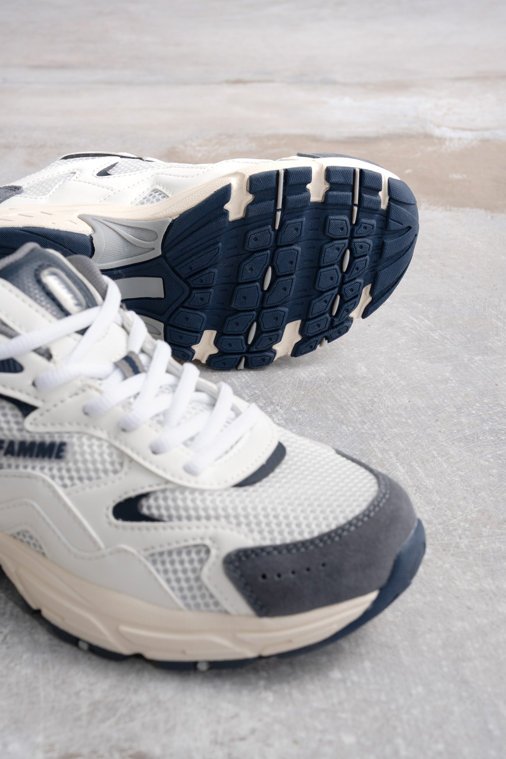90S Trainers