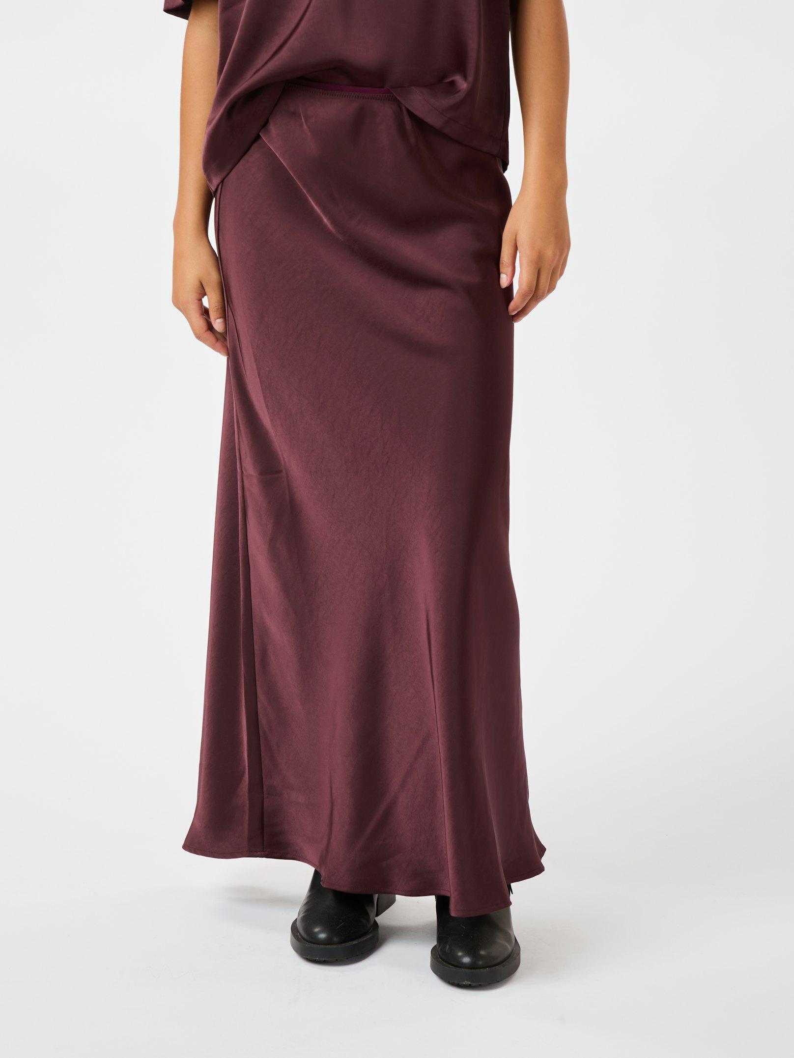 Neo Noir Vicky Heavy Sateen Nederdel Burgundy på udsalg