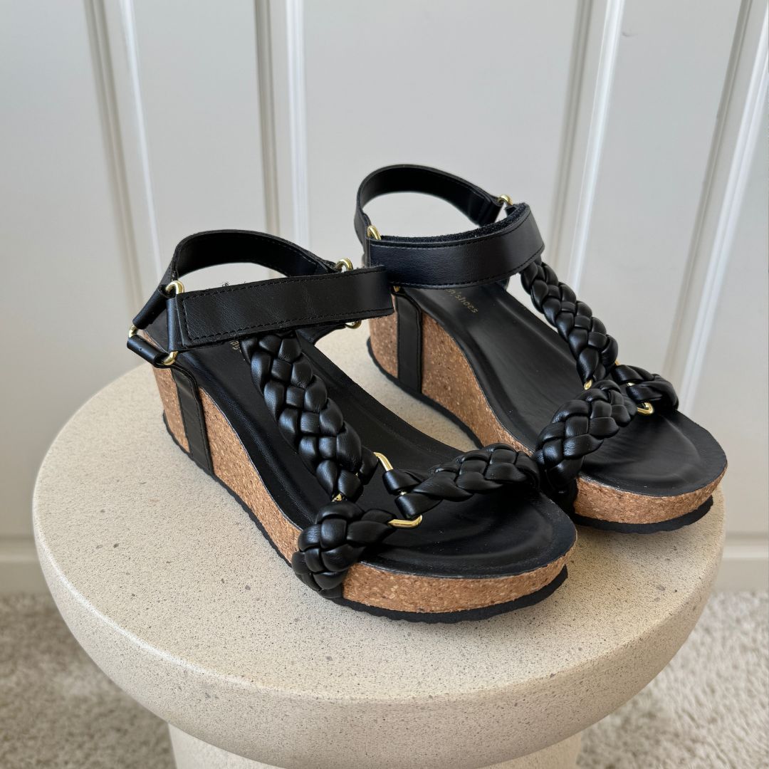 Copenhagen Shoes Woven Lady Sandal Black
