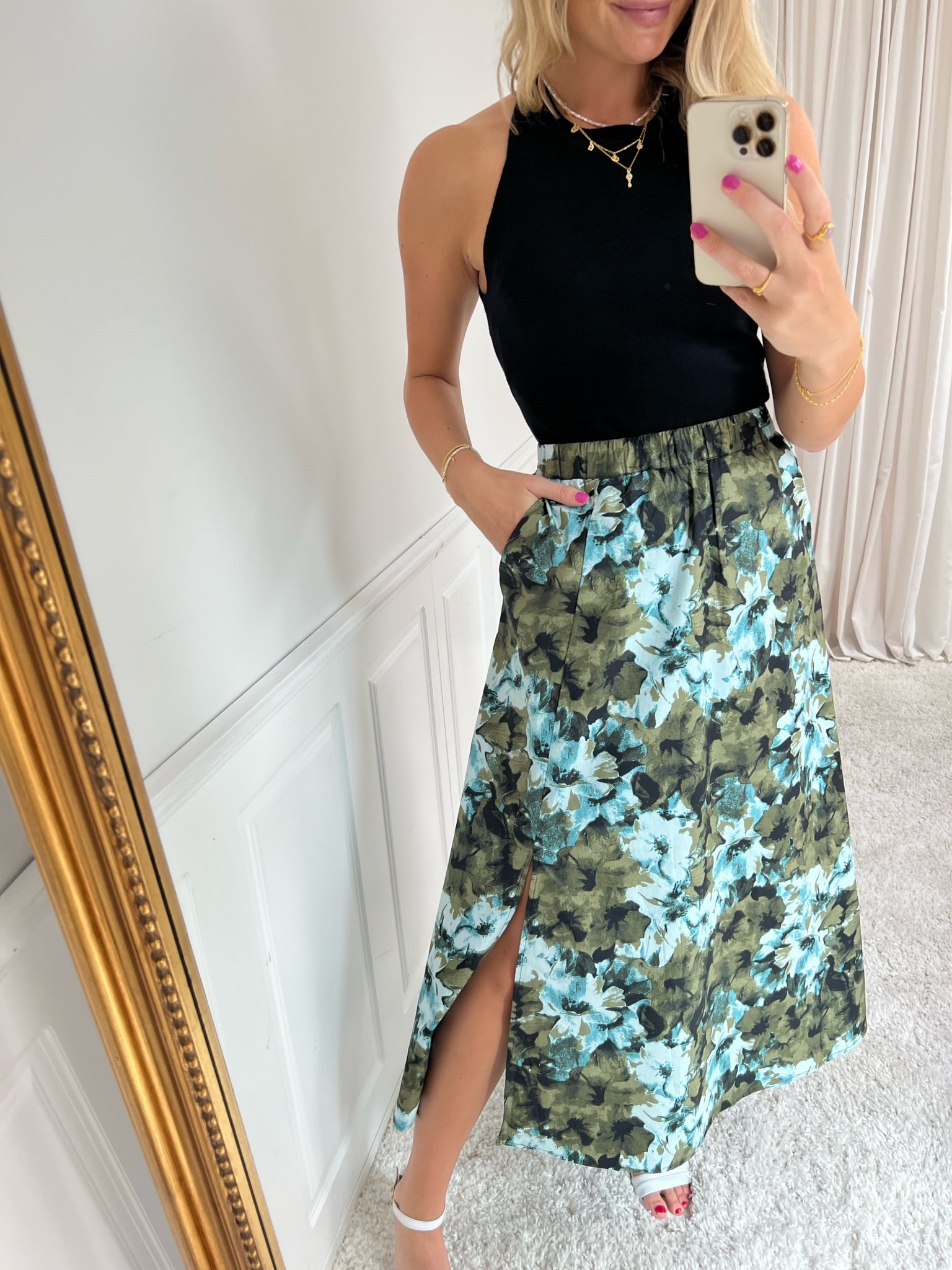 Gestuz Blisha Nederdel Artistic Blue Flower Online salg