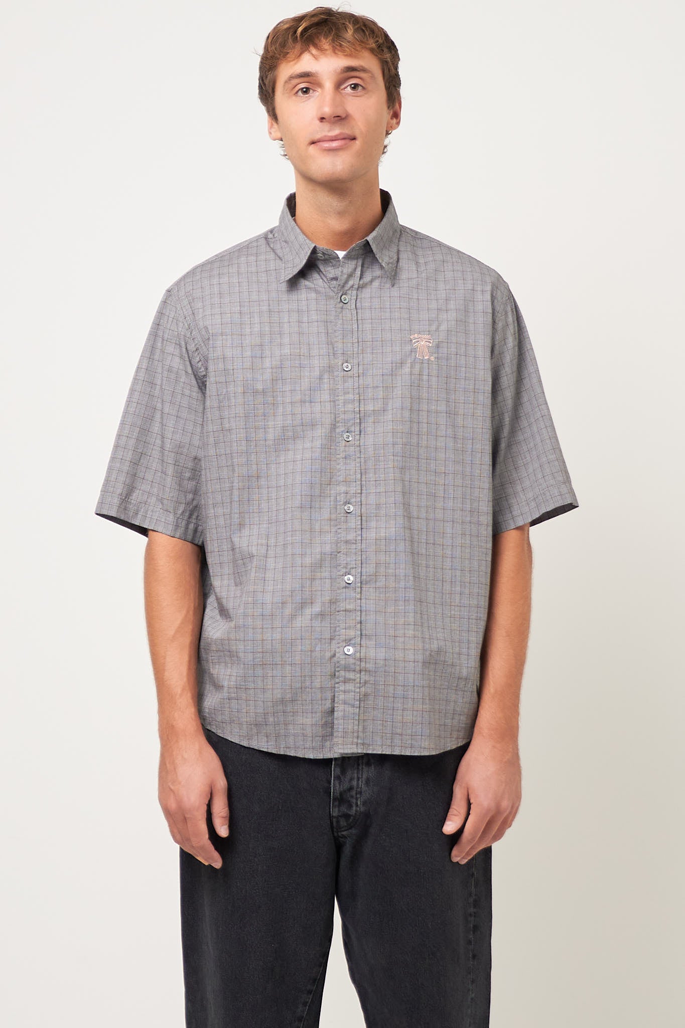 Short Sleeve Button-Up Shirt Grey