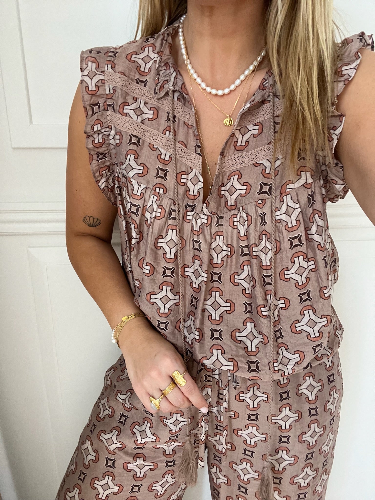 Co'Couture Egypt Tie Top Walnut
