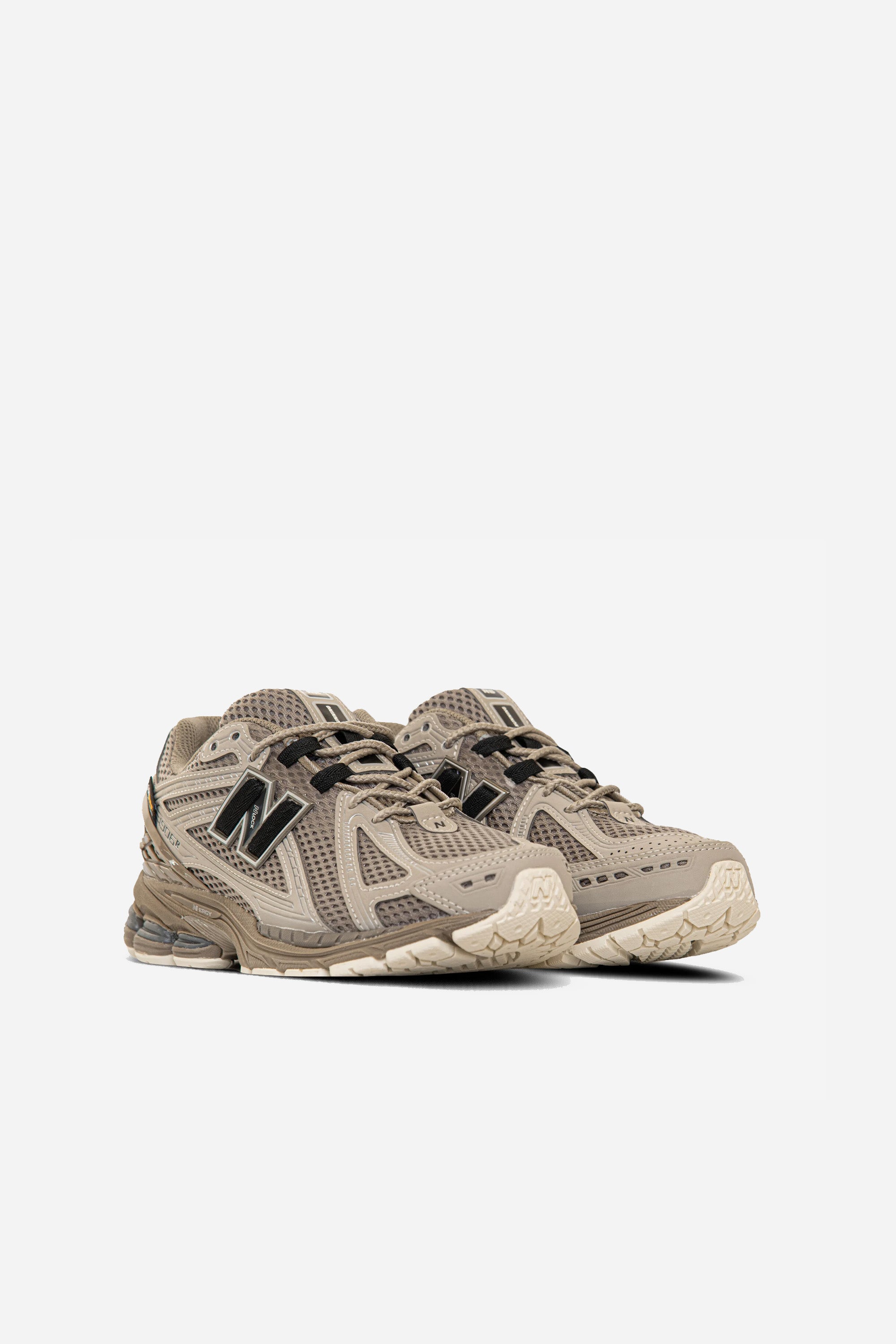 U1906ROB Arid Stone/Black Cement Udsalg