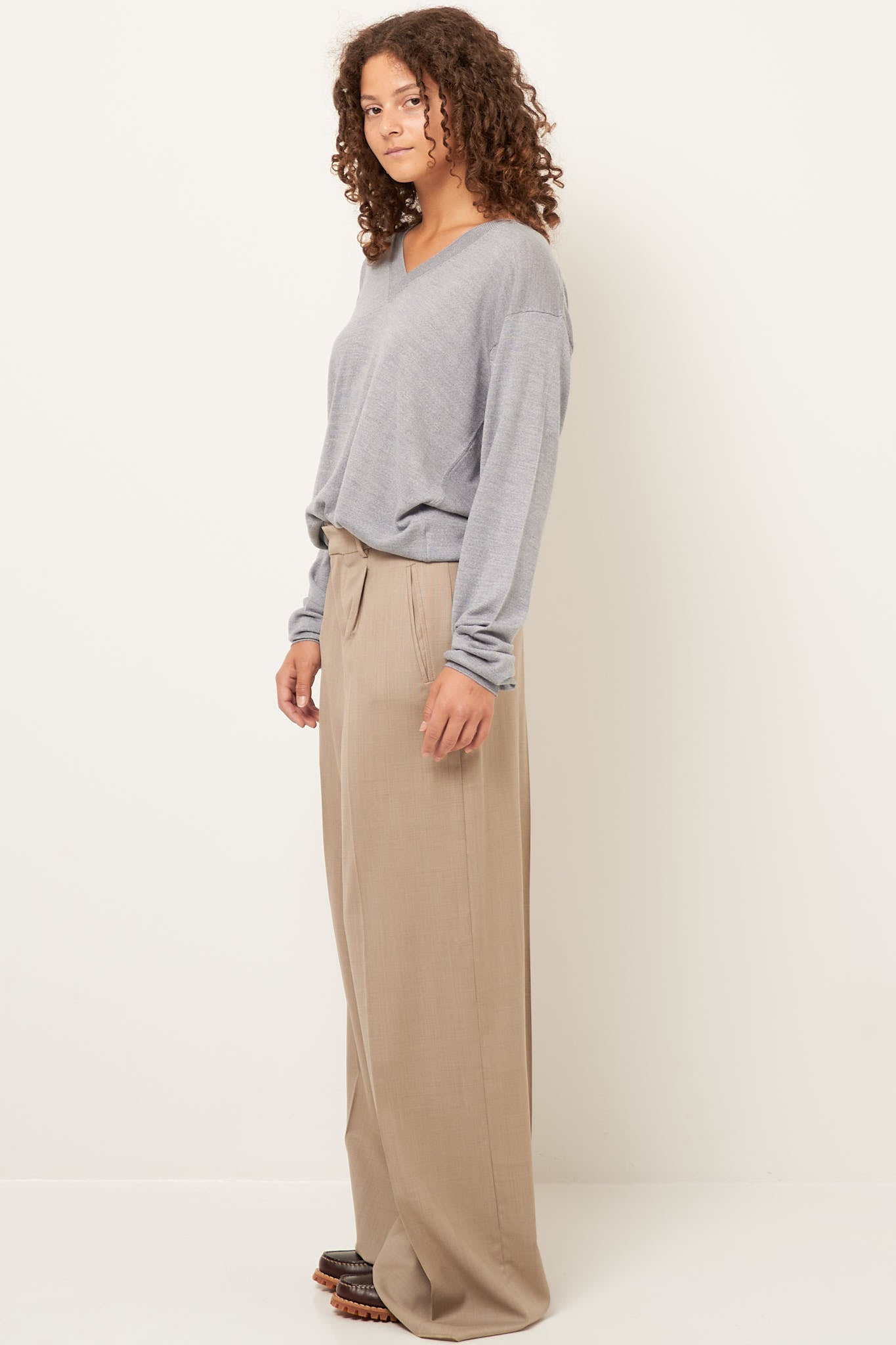 Ebba Wool Silk V-Neck City Grey Mode