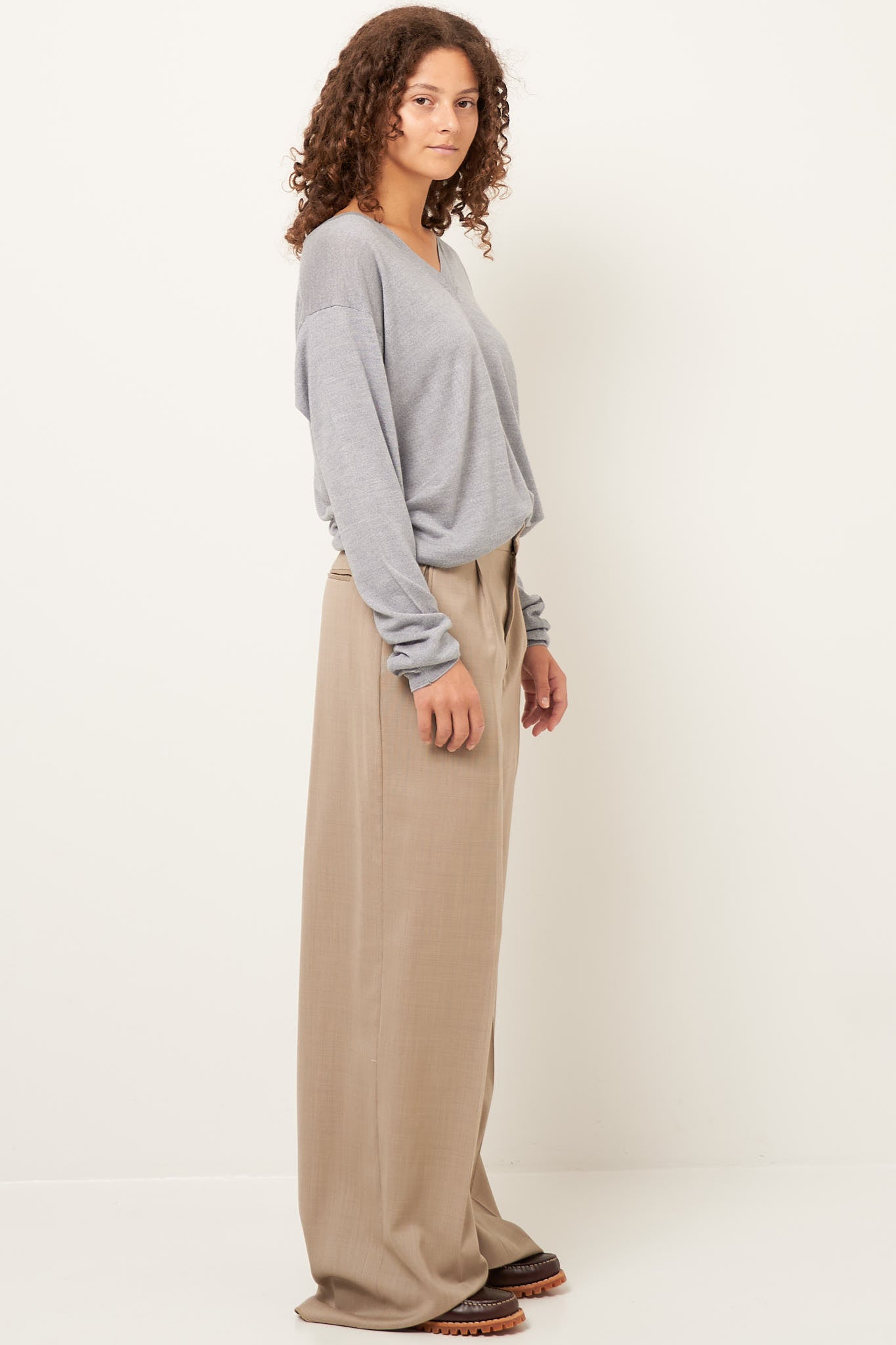 Ebba Wool Silk V-Neck City Grey Mode
