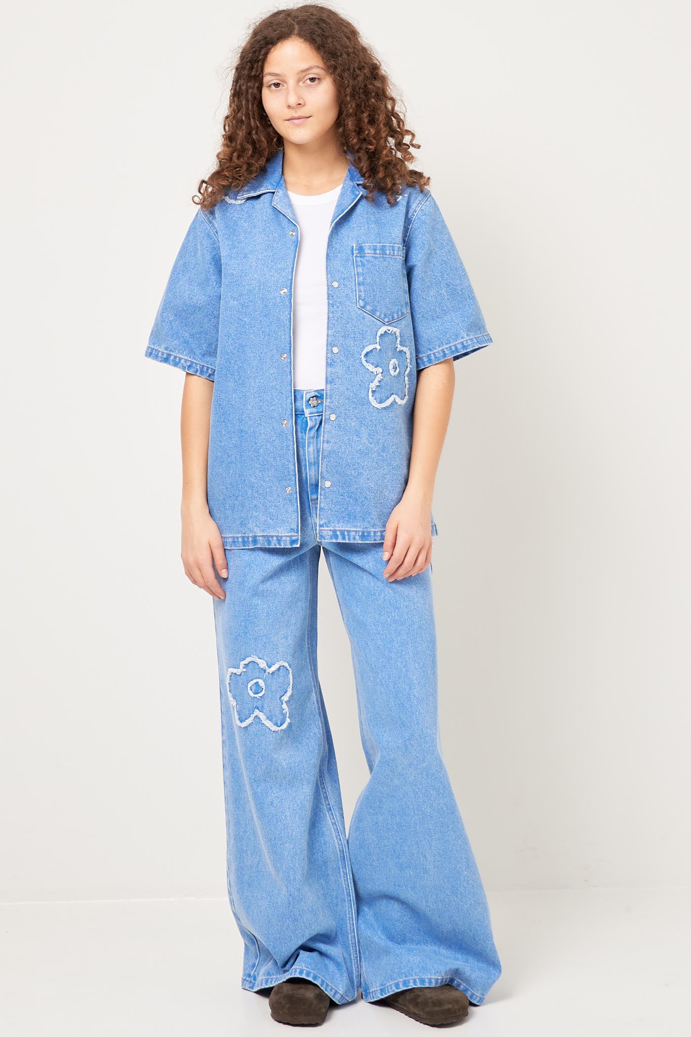 Wide Leg Jeans Patch Detail Light Blue