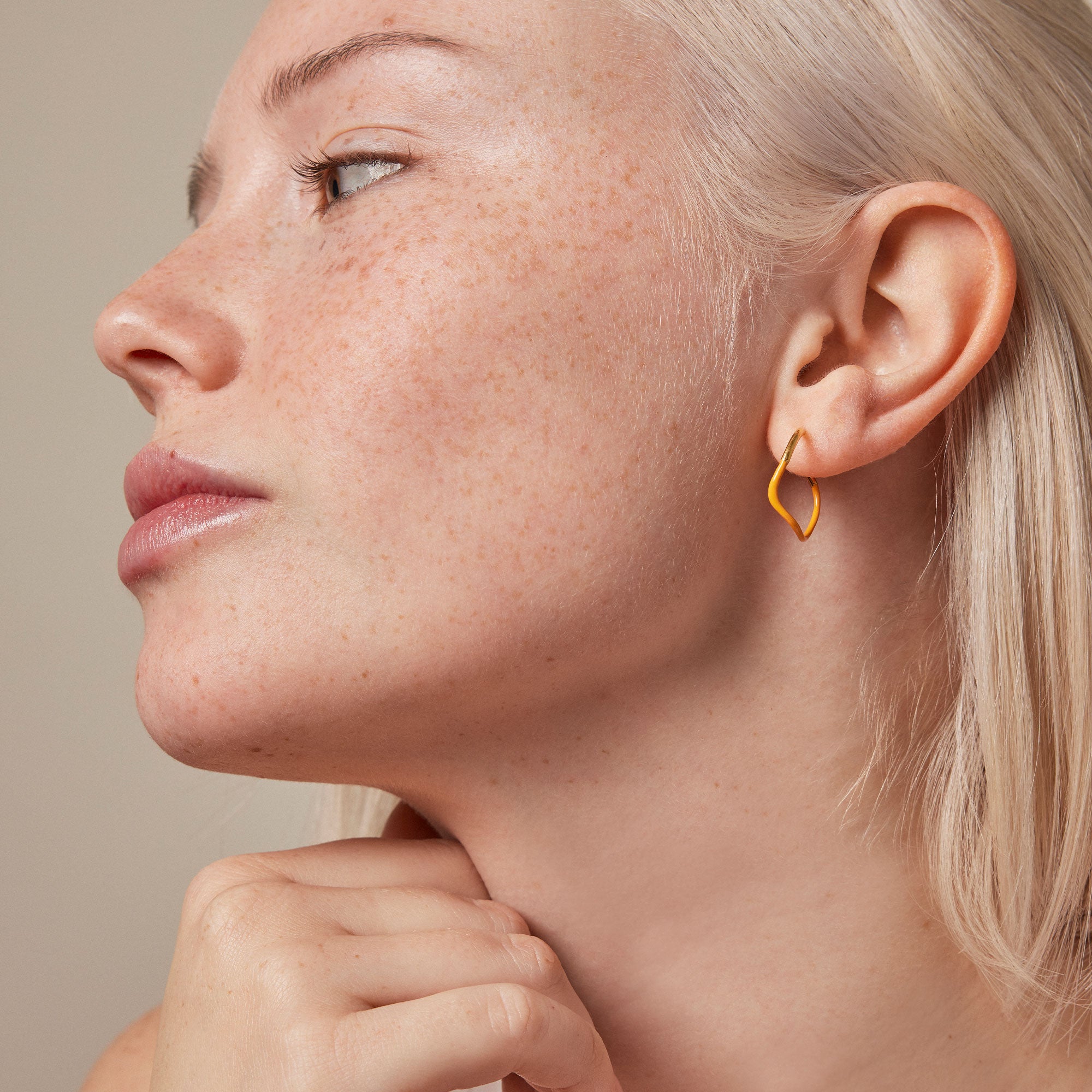 Enamel Sway Hoops Øreringe Orange på udsalg