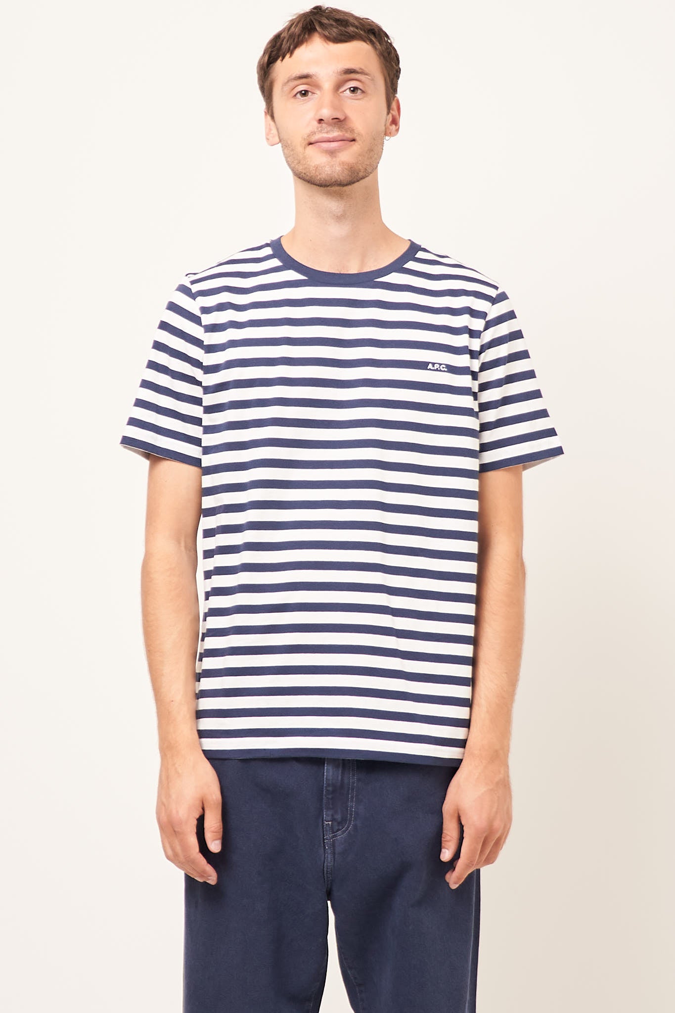 Standard APC T-Shirt Brodee Raye Dark Navy Hot på udsalg