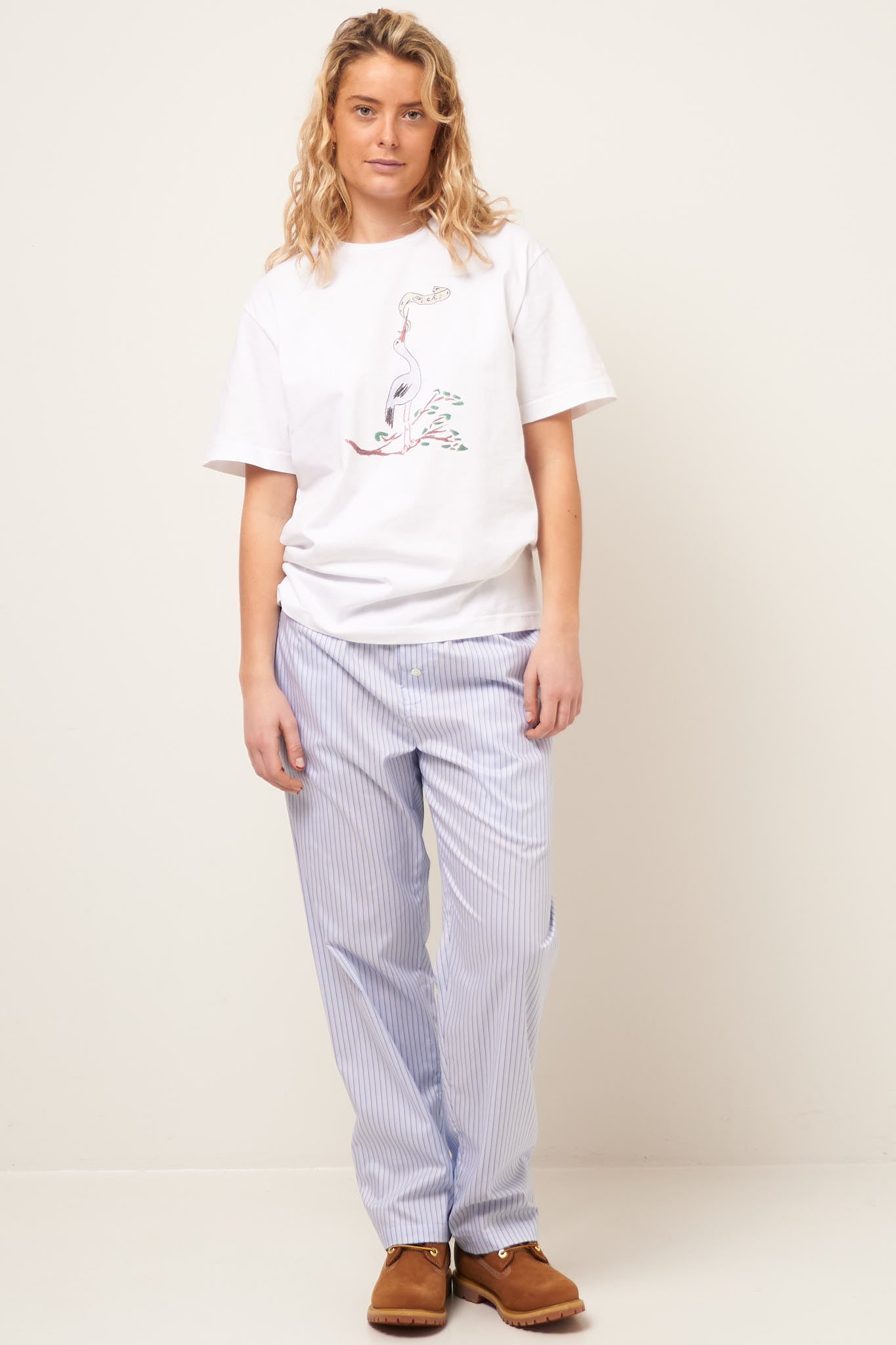 Stork with Banner T-Shirt Levere