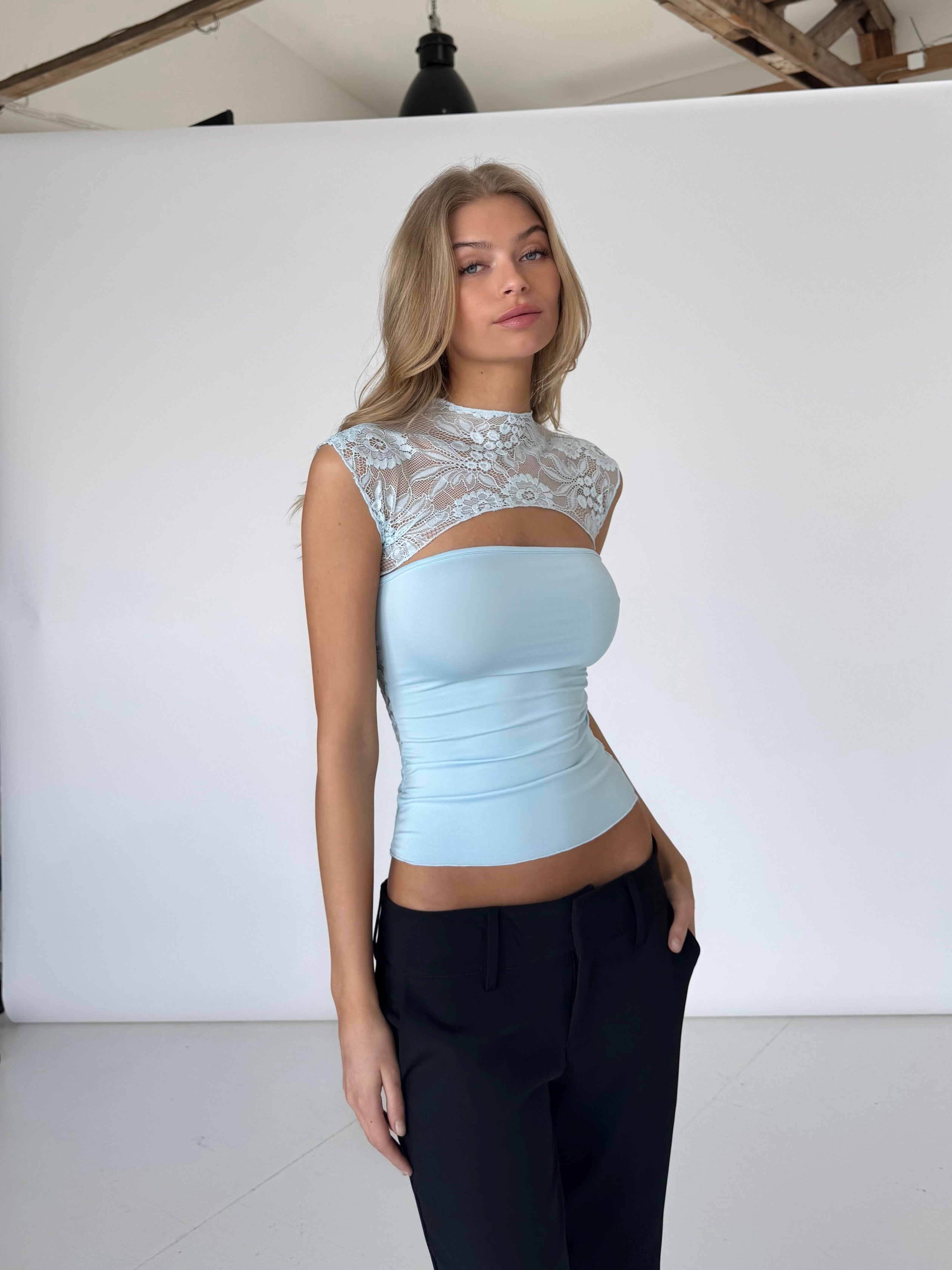 Lara lace top - lys blå