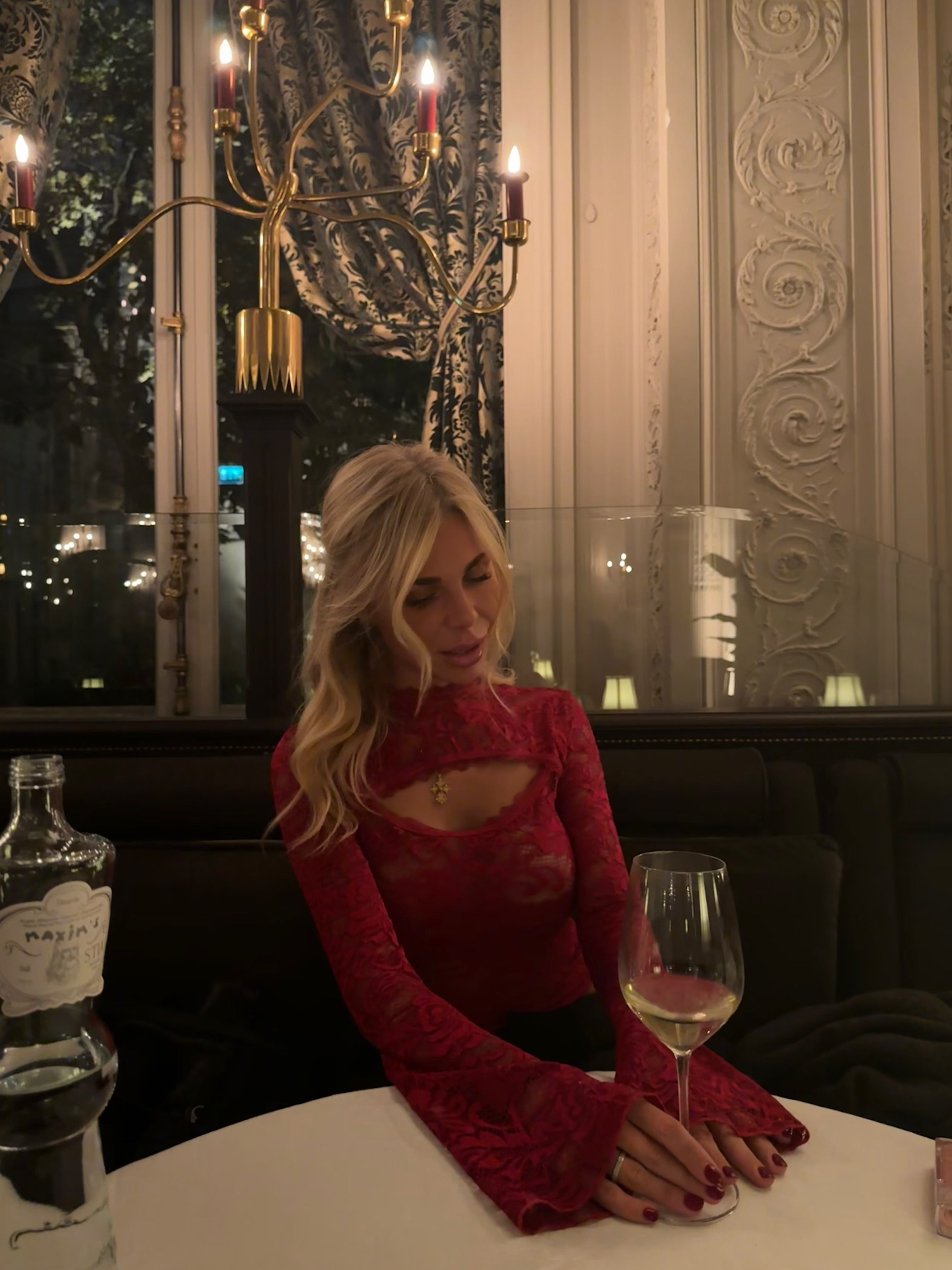 Cut lace top - mørk rød