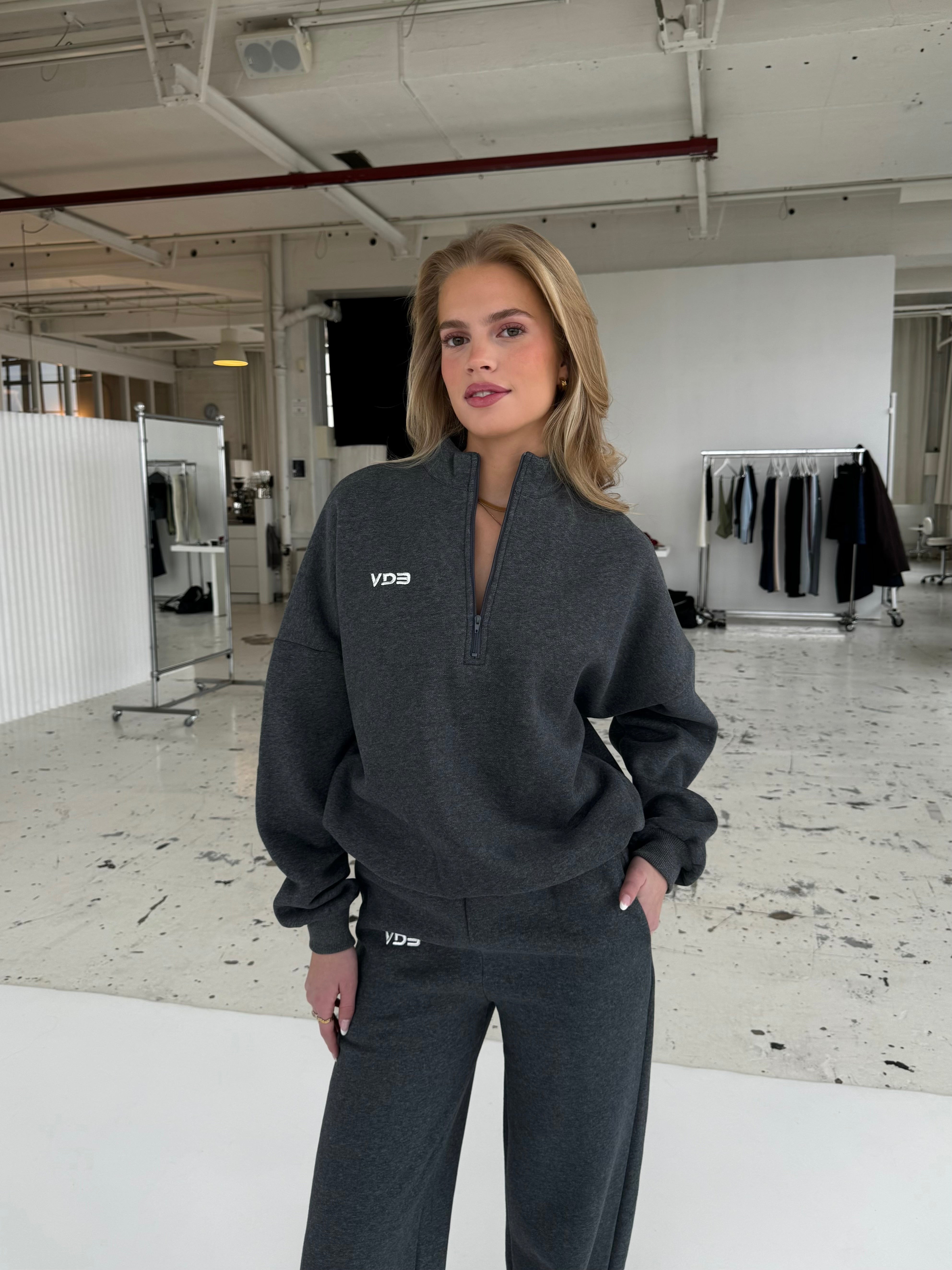 VDB zipper sweatshirt - mørk grå meleret på udsalg