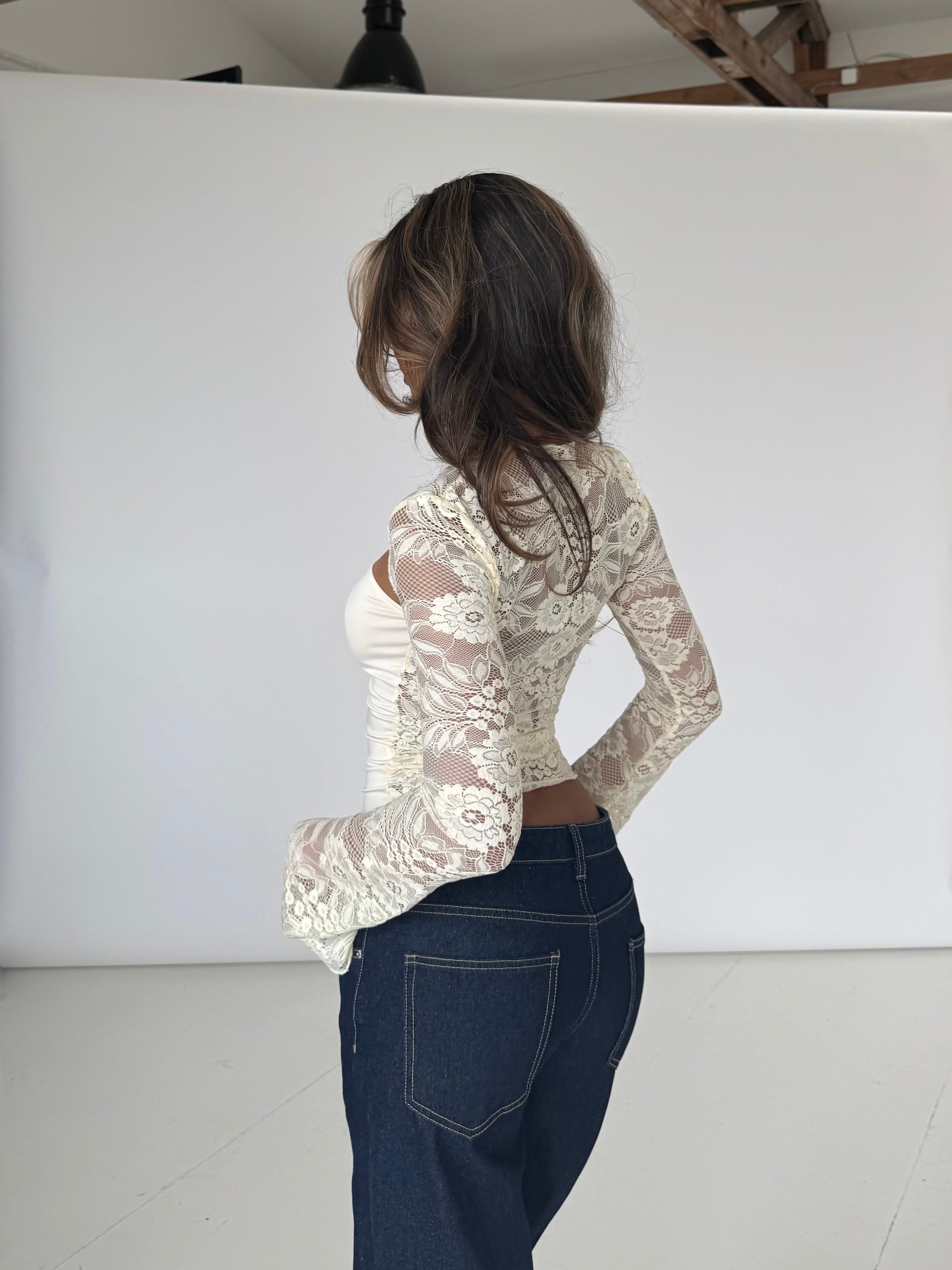 Lara lace long sleeve top - cream Mode