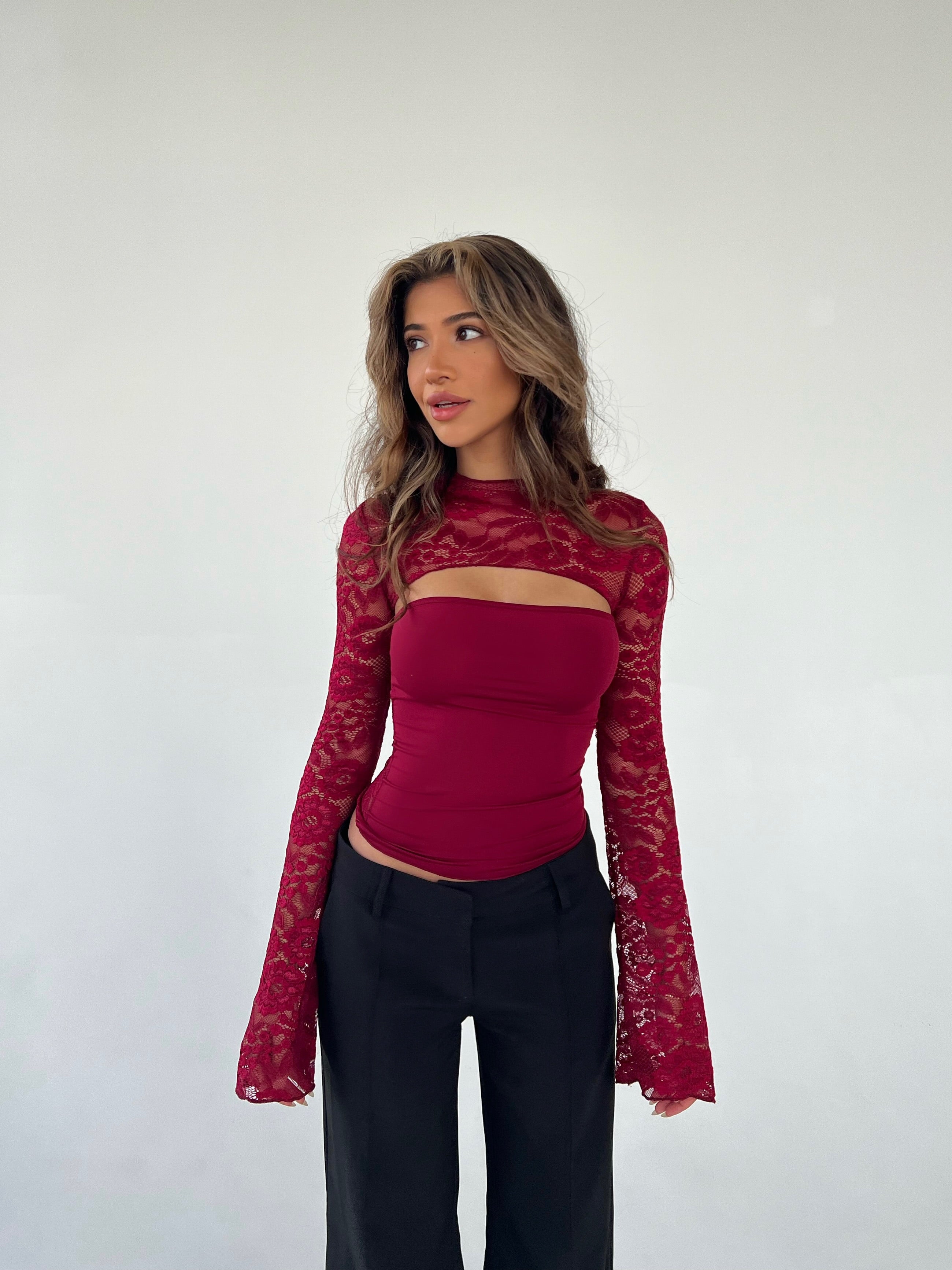 Lara lace long sleeve top - mørk rød Online nu